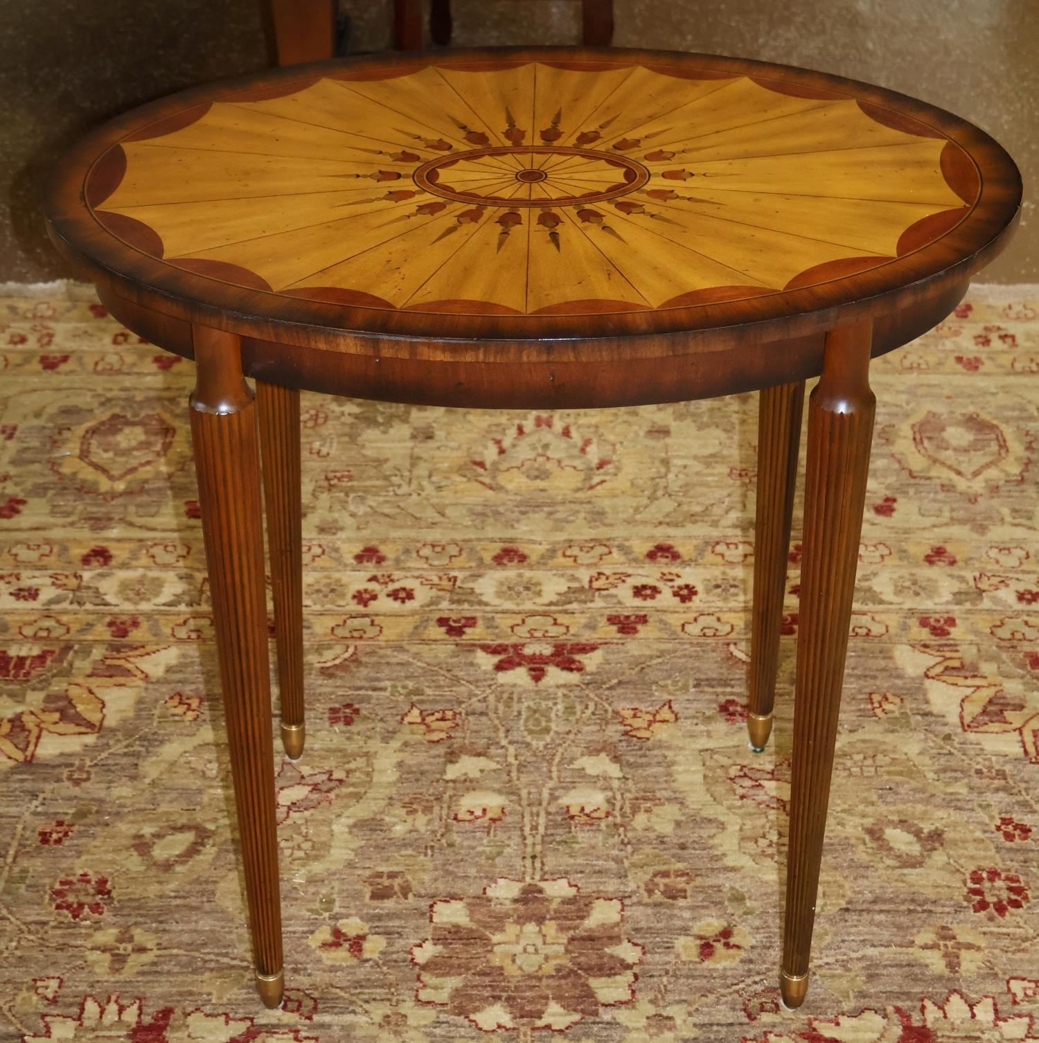 Maitland Smith Mahogany And Satinwood Inlaid Regency Style Cocktail End Table

Dimensions : 30