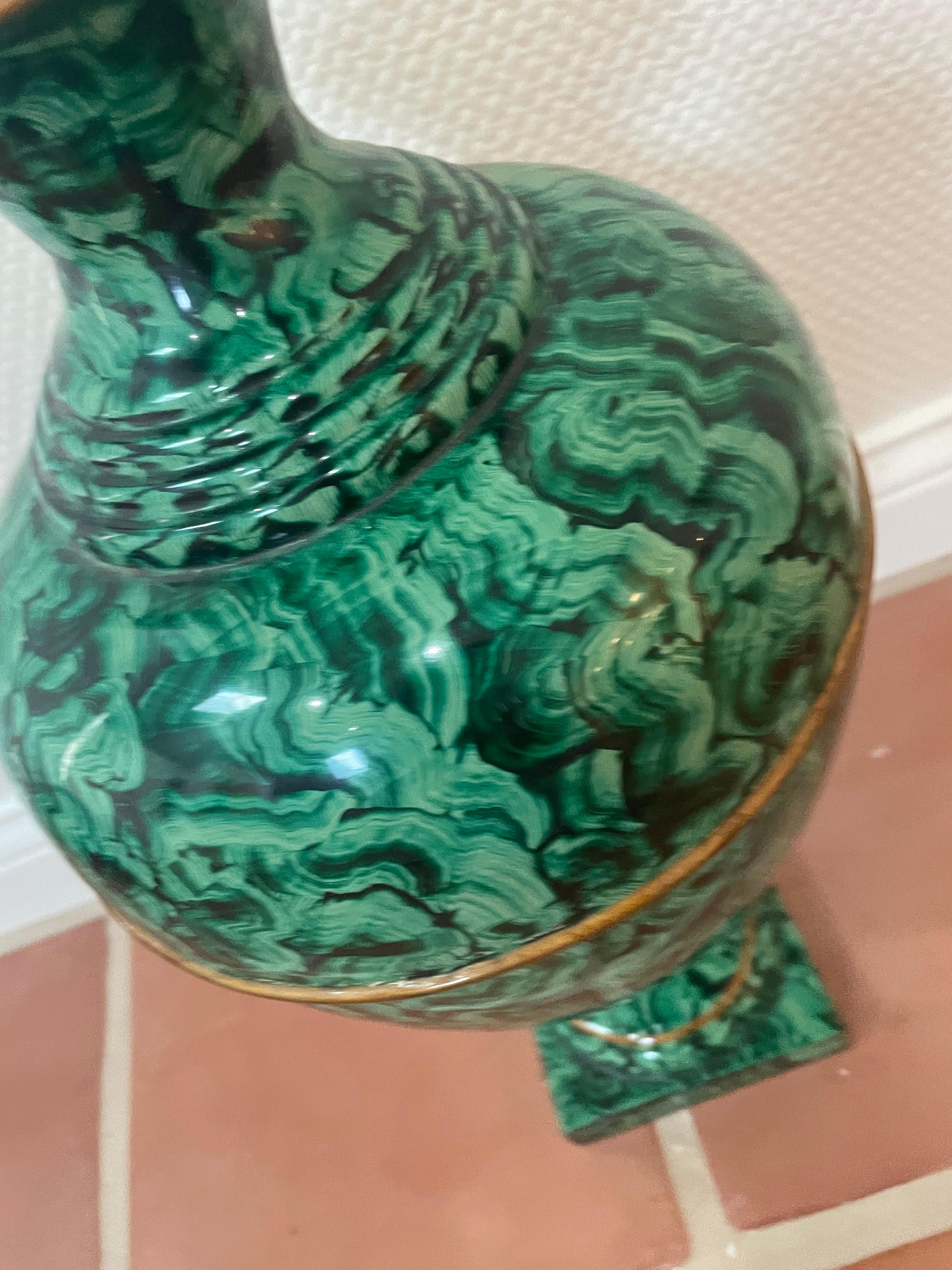 Vaso in metallo con finitura finta di Maitland Smith In condizioni buone in vendita a Winnetka, IL