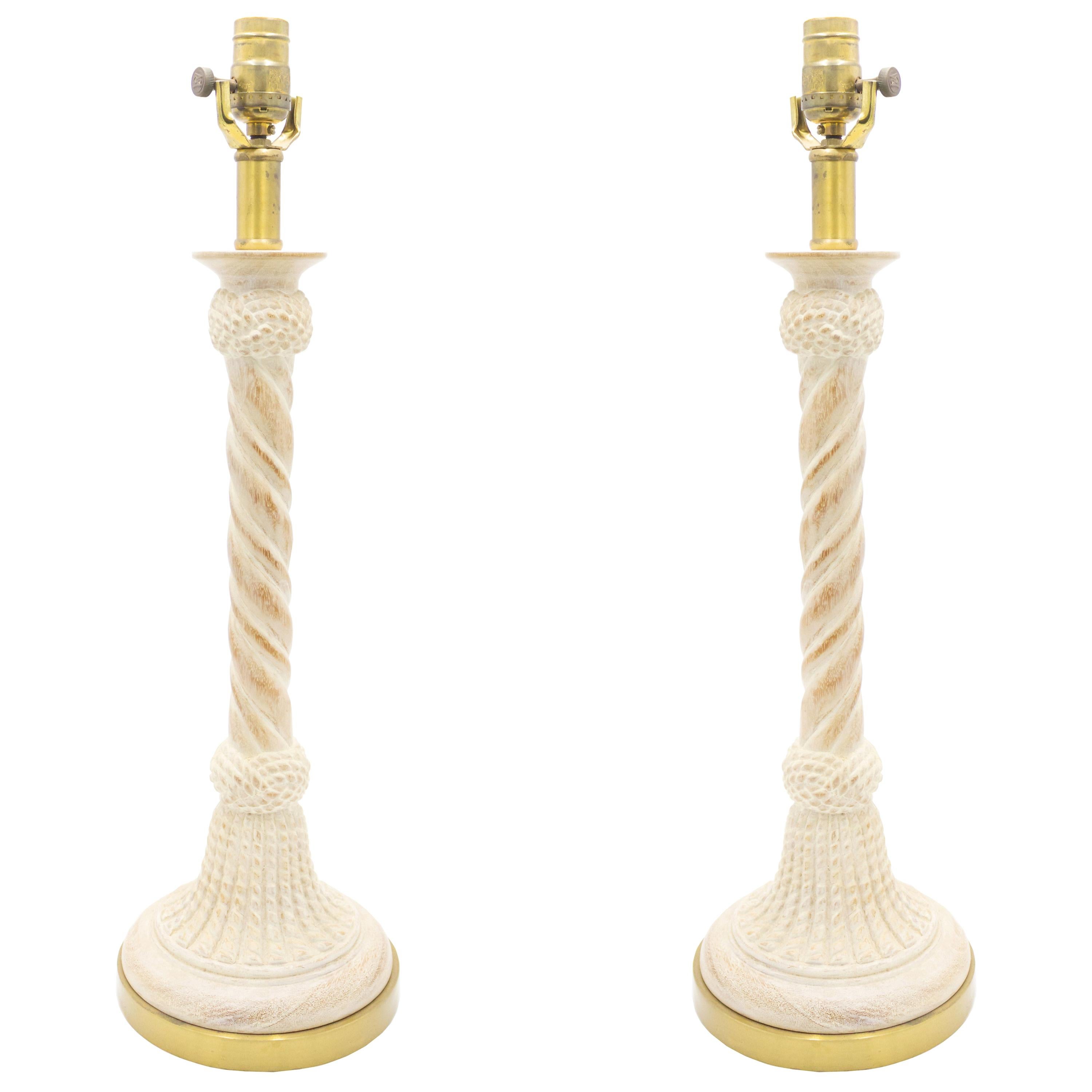 Lampes de table en spirale en bois blanchi du milieu du siècle de Maitland Smith en vente