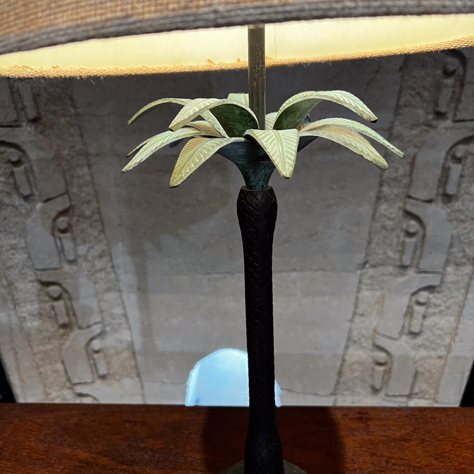 Lampe de bureau moderne Maitland Smith en faux bronze en forme de palmier  Bon état - En vente à Chula Vista, CA