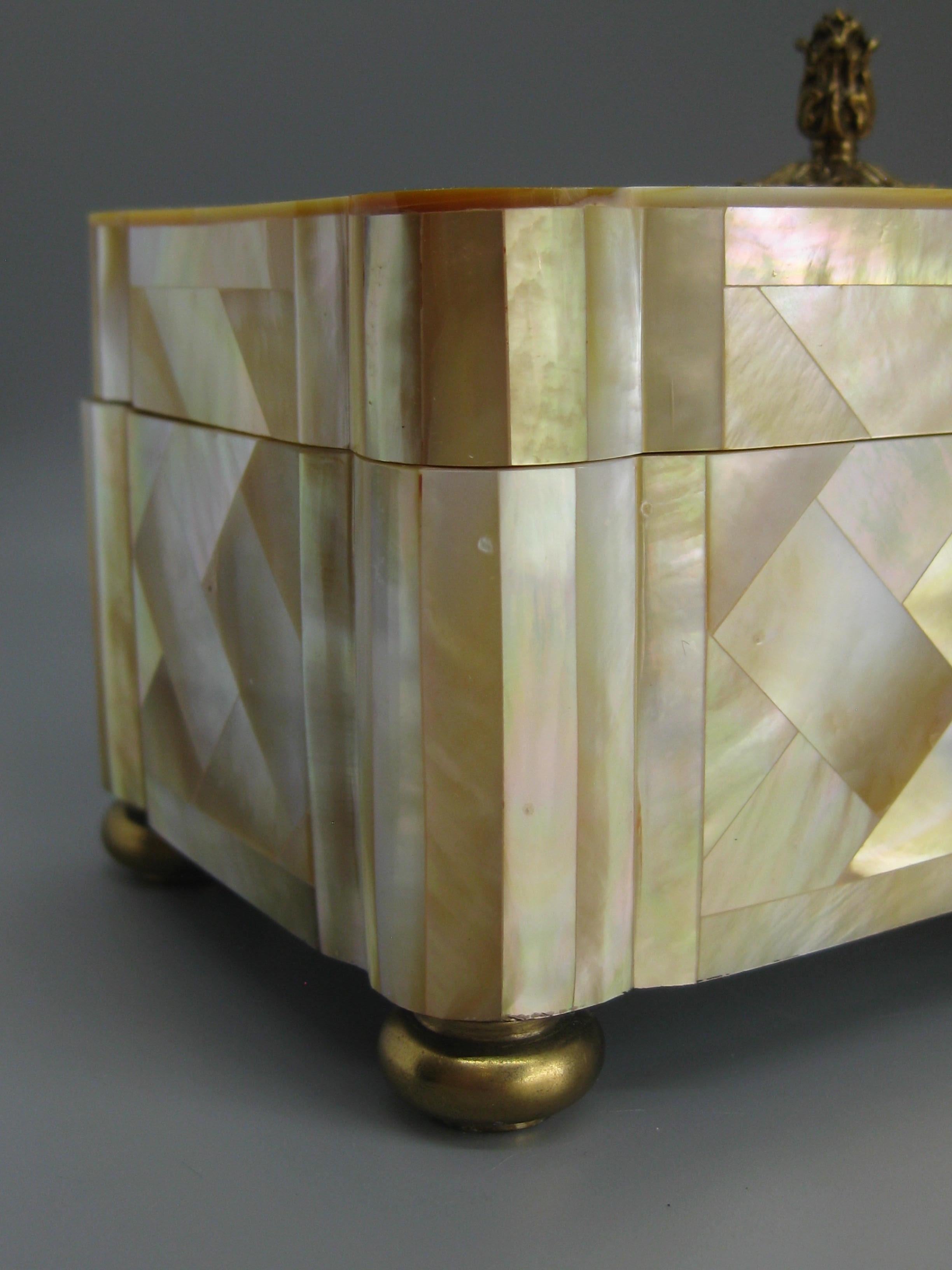 Maitland Smith Mother of Pearl and Brass Tessellated Decorative Wood Stash Box 6