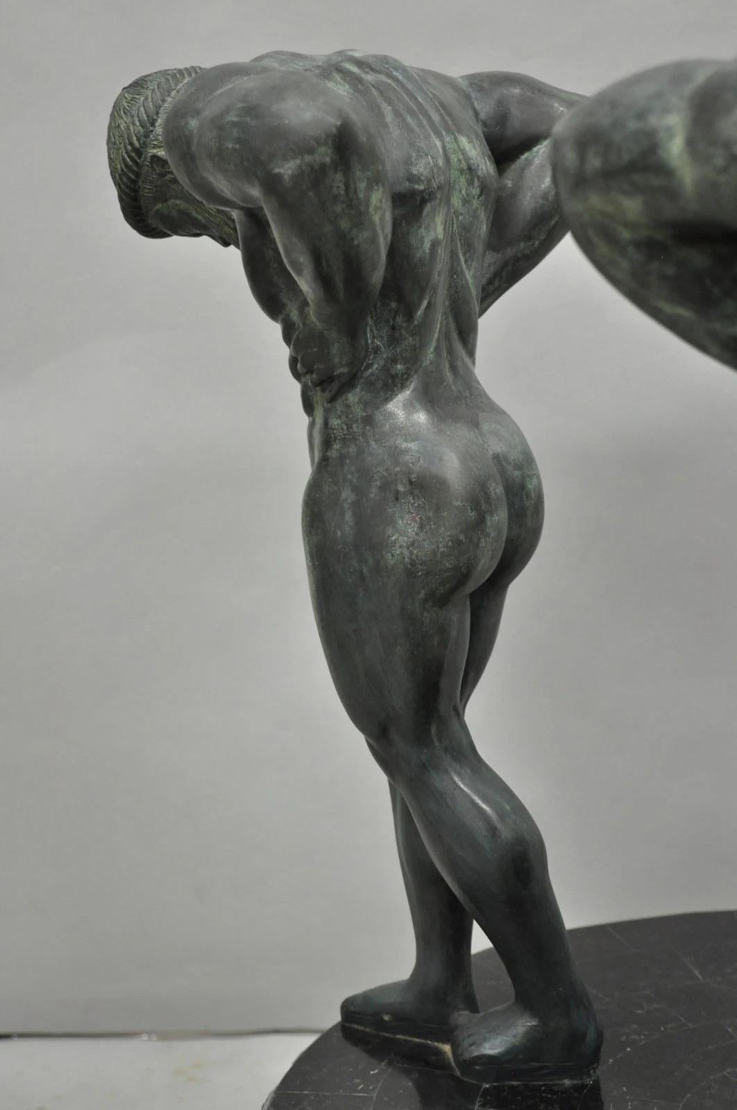 XX secolo Tavolo da pranzo neoclassico con piedistallo di Maitland Smith in bronzo figurato greco romano in vendita