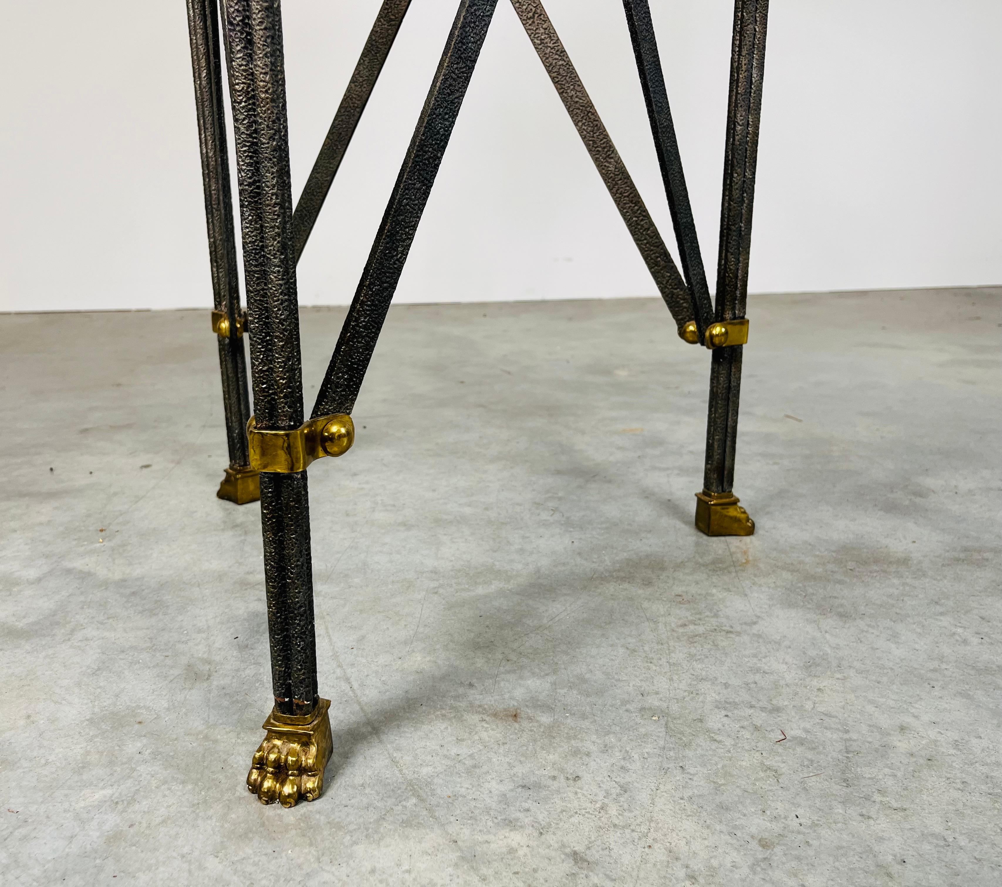 Maitland Smith Neoclassical Egyptian Revival Iron Bronze Plant Stand Jardiniere In Excellent Condition For Sale In Southampton, NJ