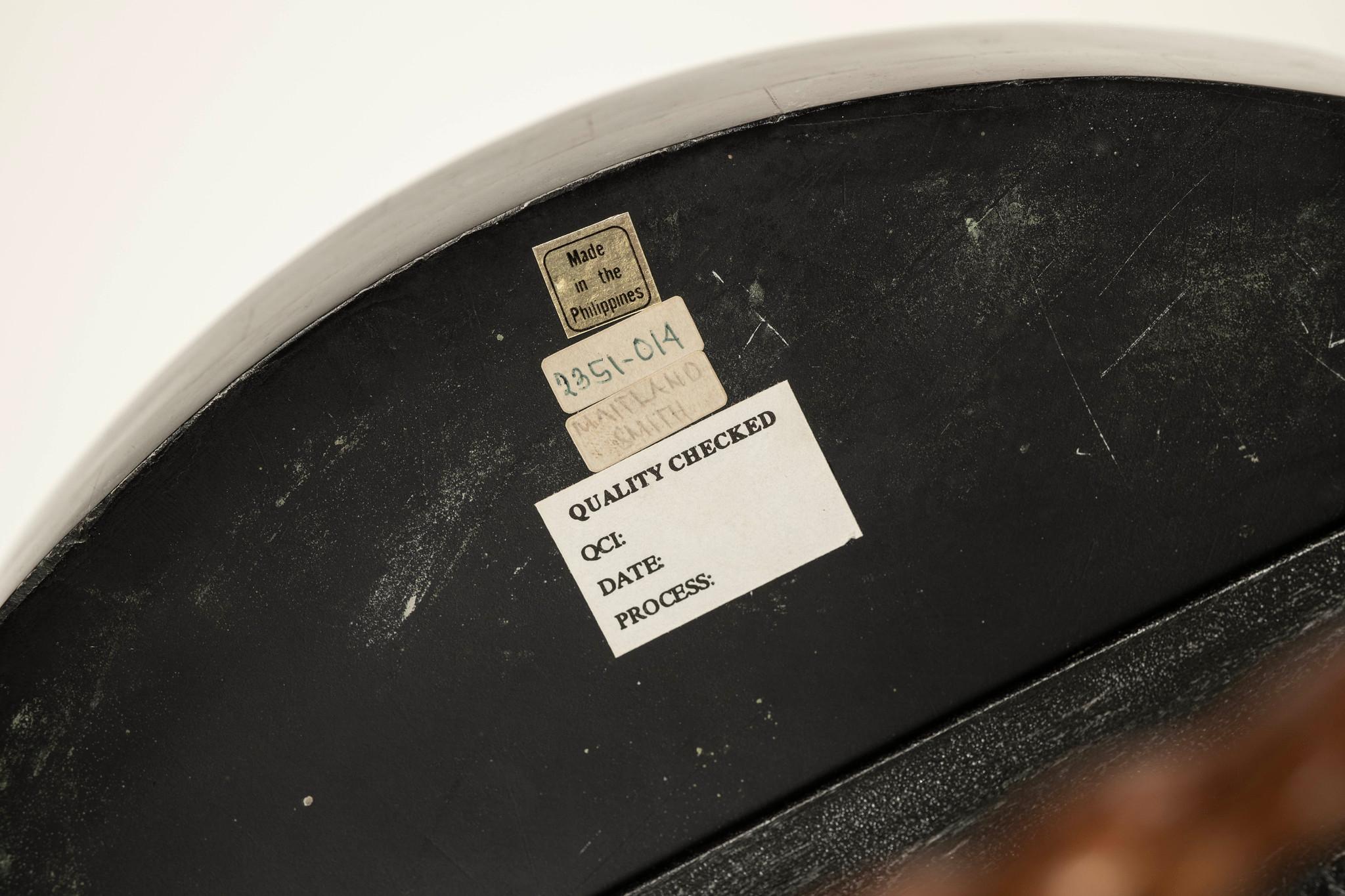 Maitland Smith Pedestal de león de mármol teselado de hierro y latón de estilo neoclásico I en venta 5