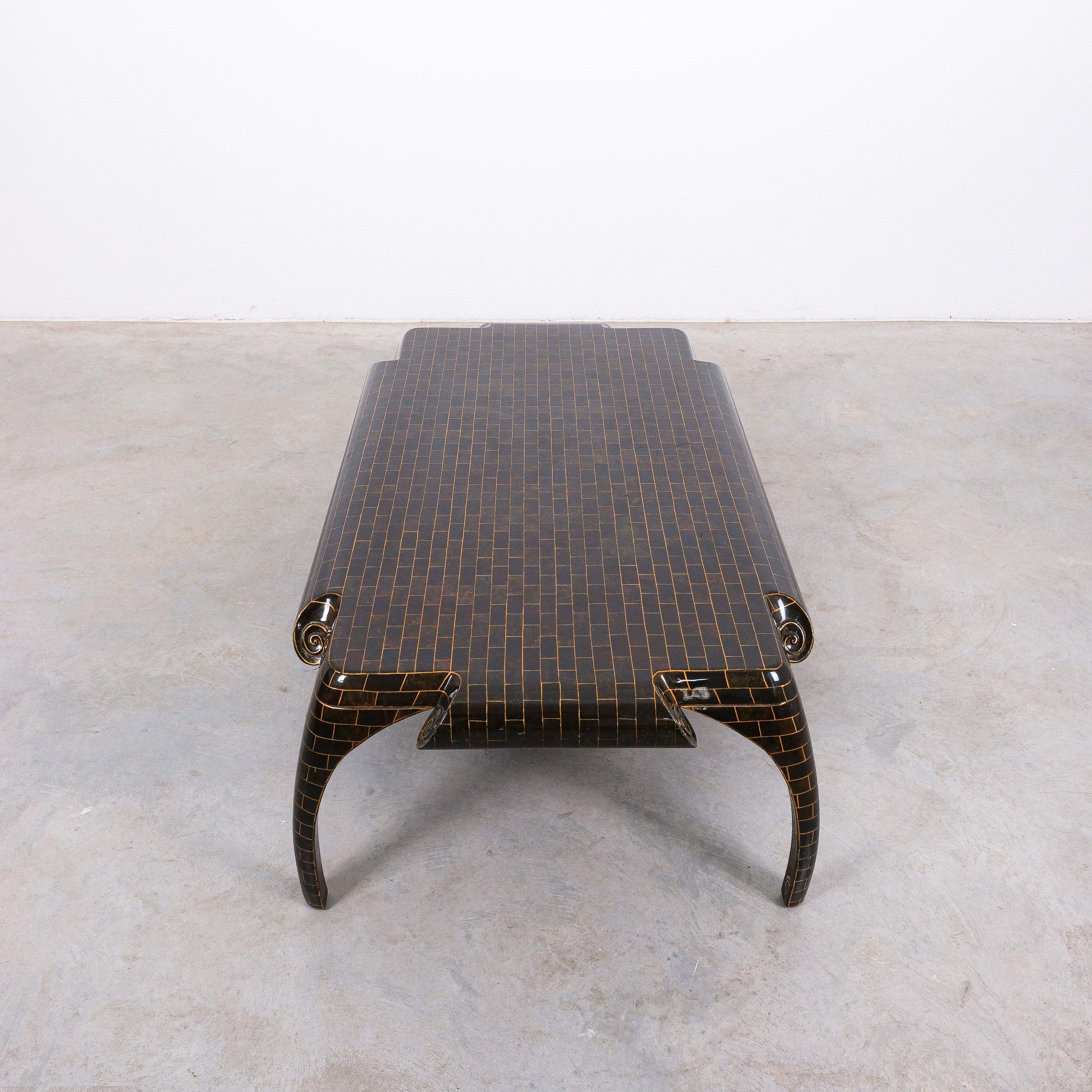 Fin du 20e siècle Grande table originale Maitland Smith de style chinoiserie surréaliste, 1970 en vente