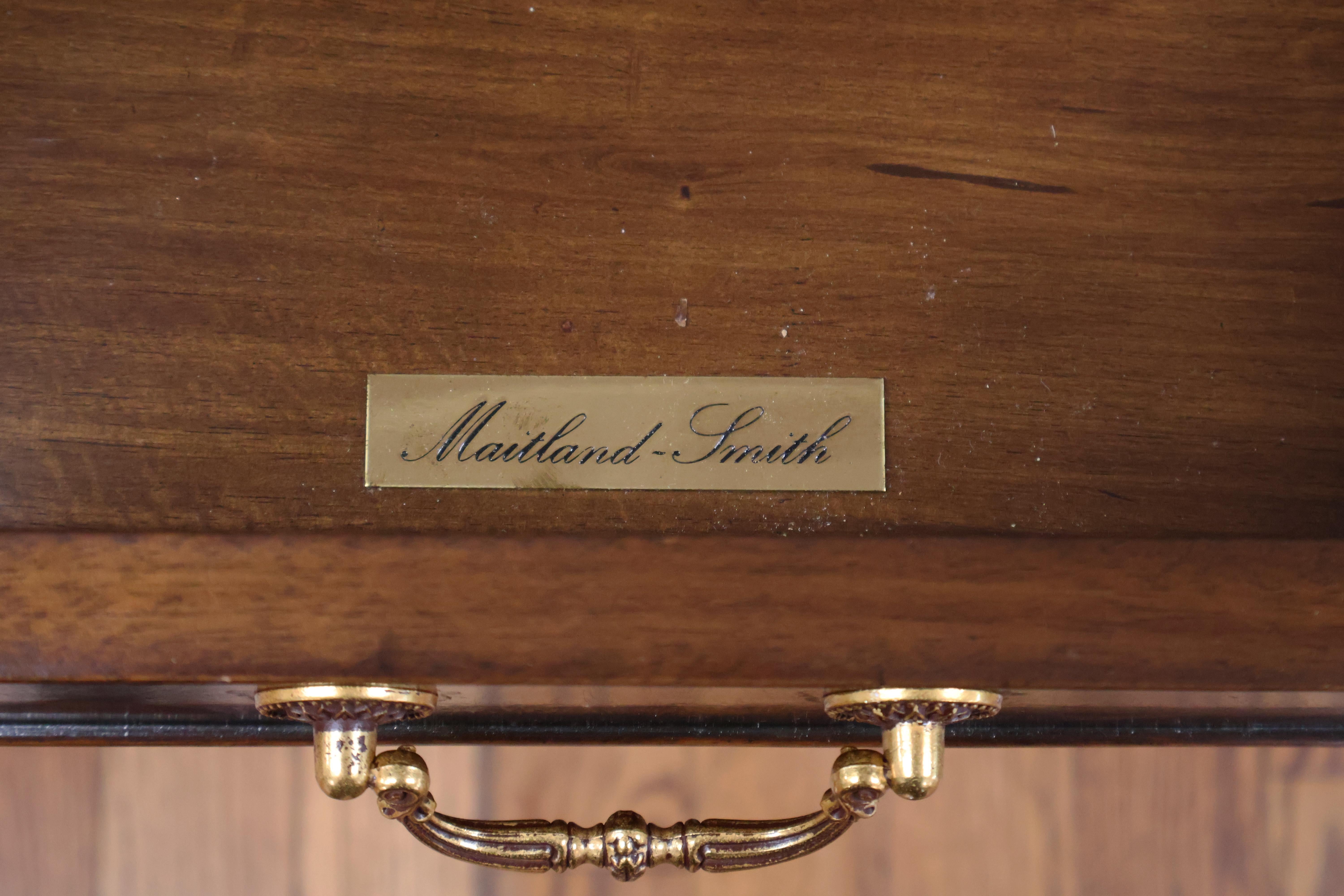 XXI secolo e contemporaneo Maitland Smith, un comò in mogano decorato con vernice, un buffet, un server, una cassettiera... in vendita
