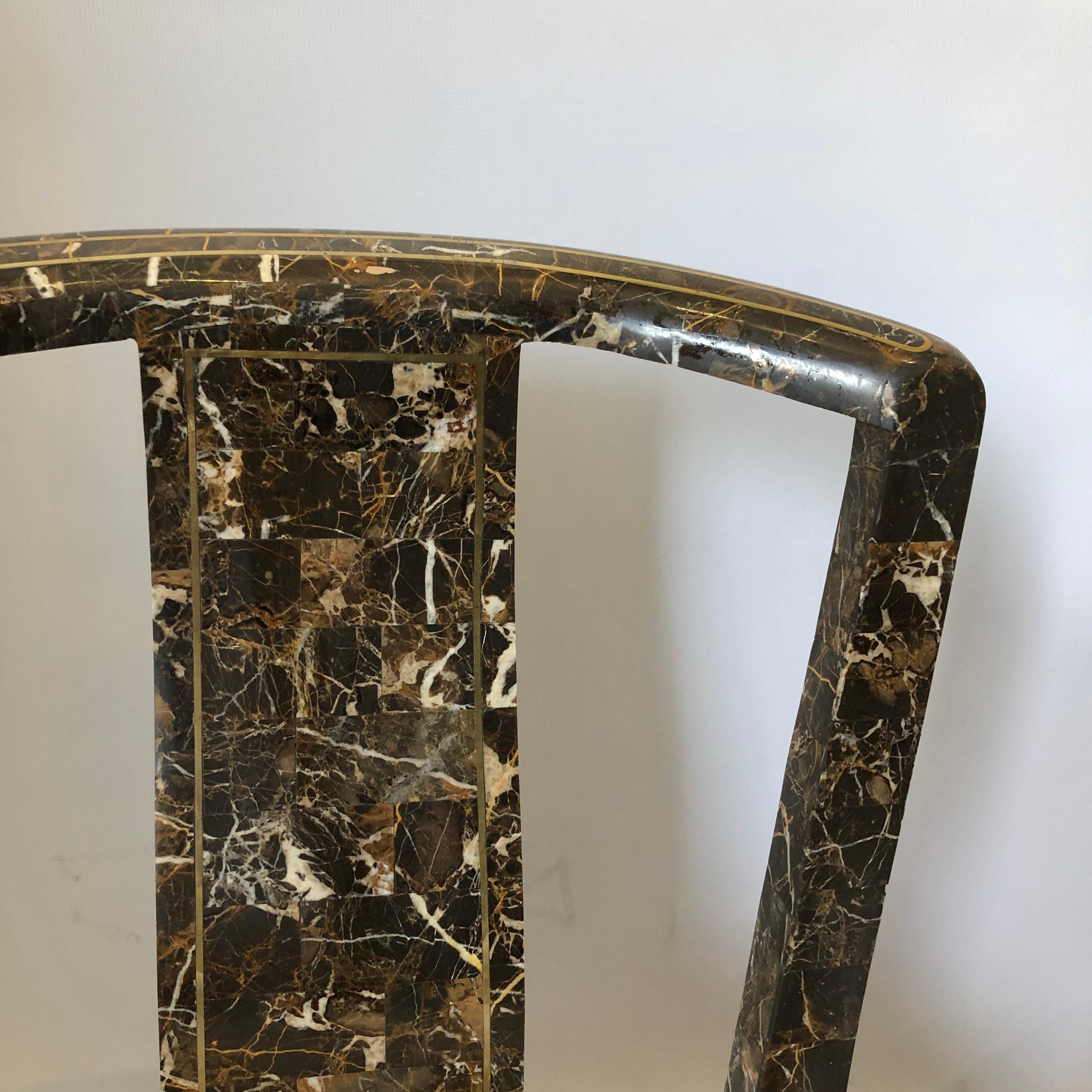 Maitland Smith paire de chaises d'appoint tesselées en marbre vintage des années 1970 en vente 2