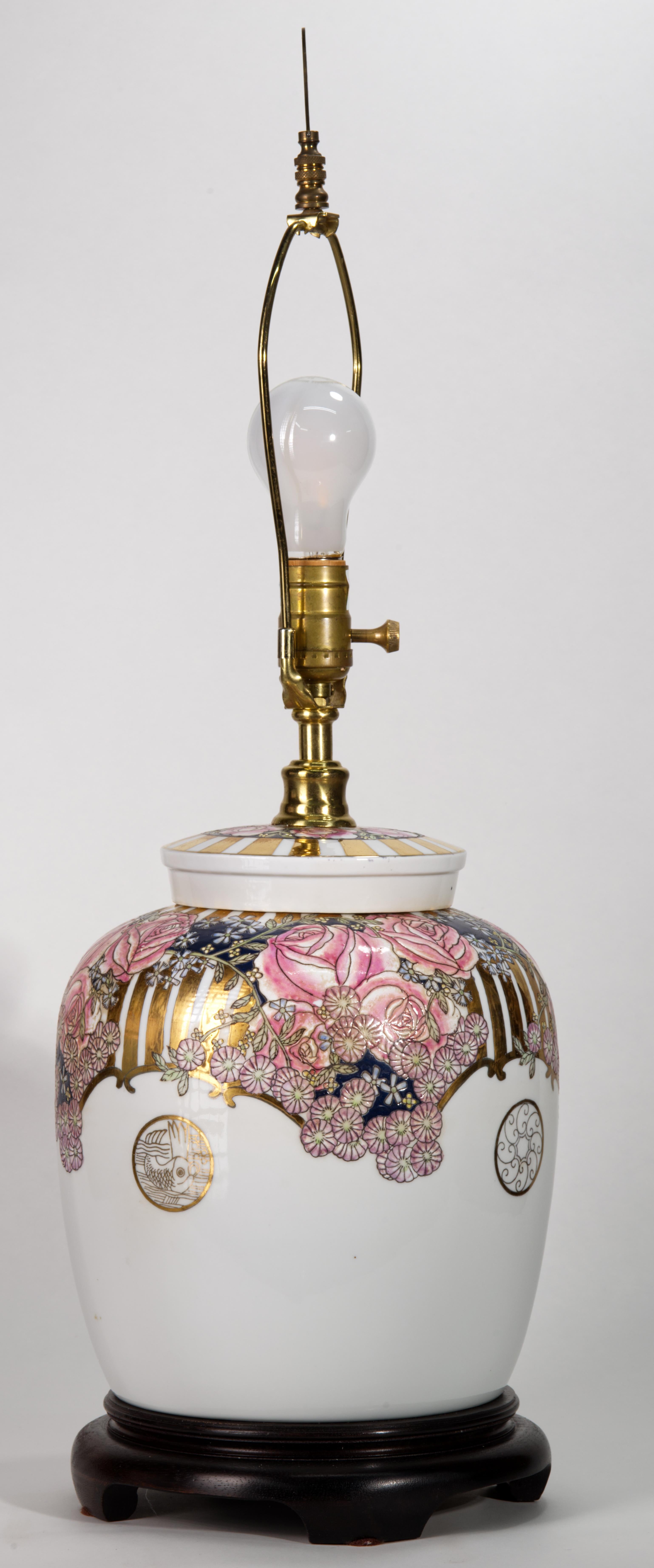 Maitland Smith Porcelain Chinoiserie Ginger Jar Table Lamp In Good Condition For Sale In Clifton Springs, NY