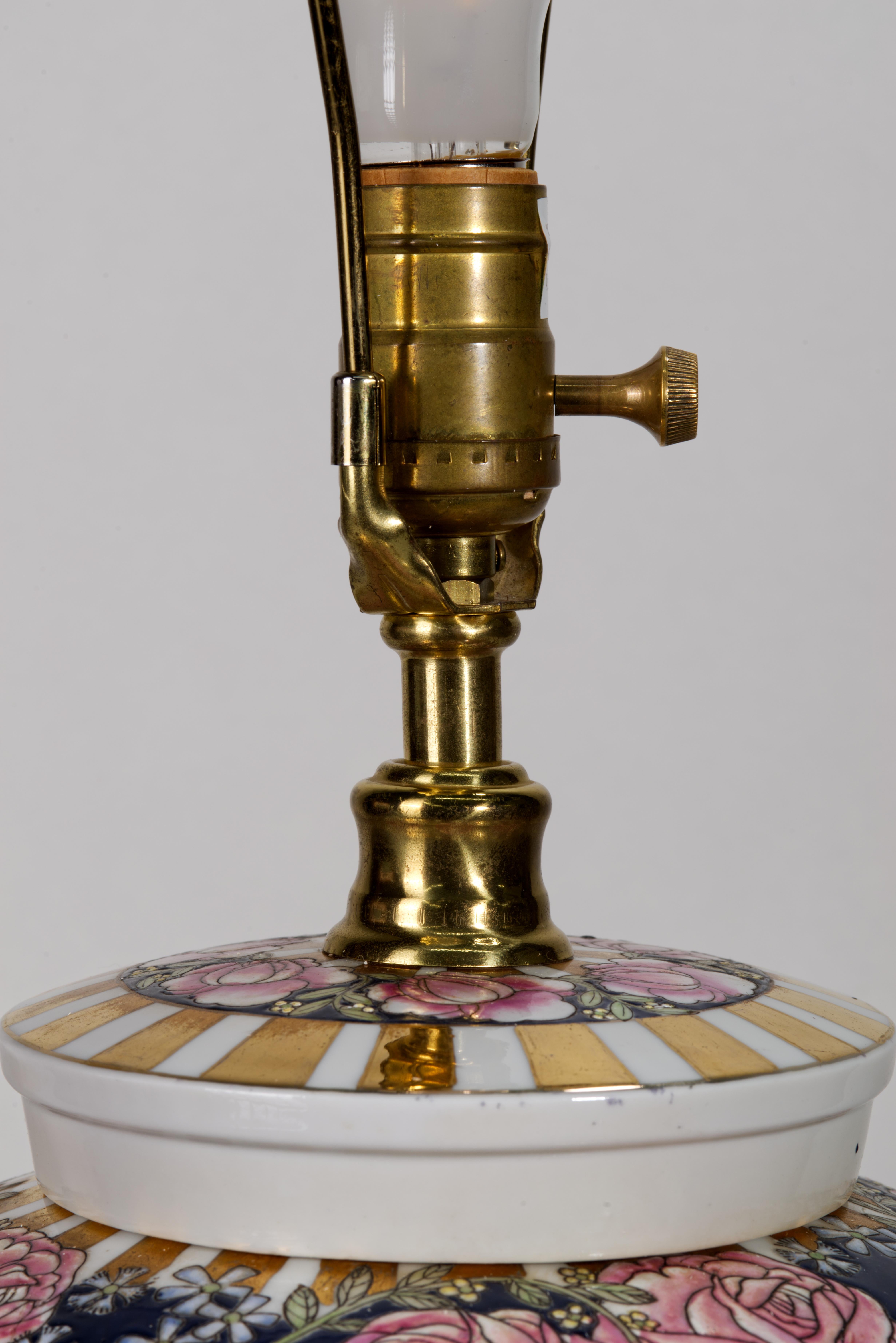 20th Century Maitland Smith Porcelain Chinoiserie Ginger Jar Table Lamp For Sale