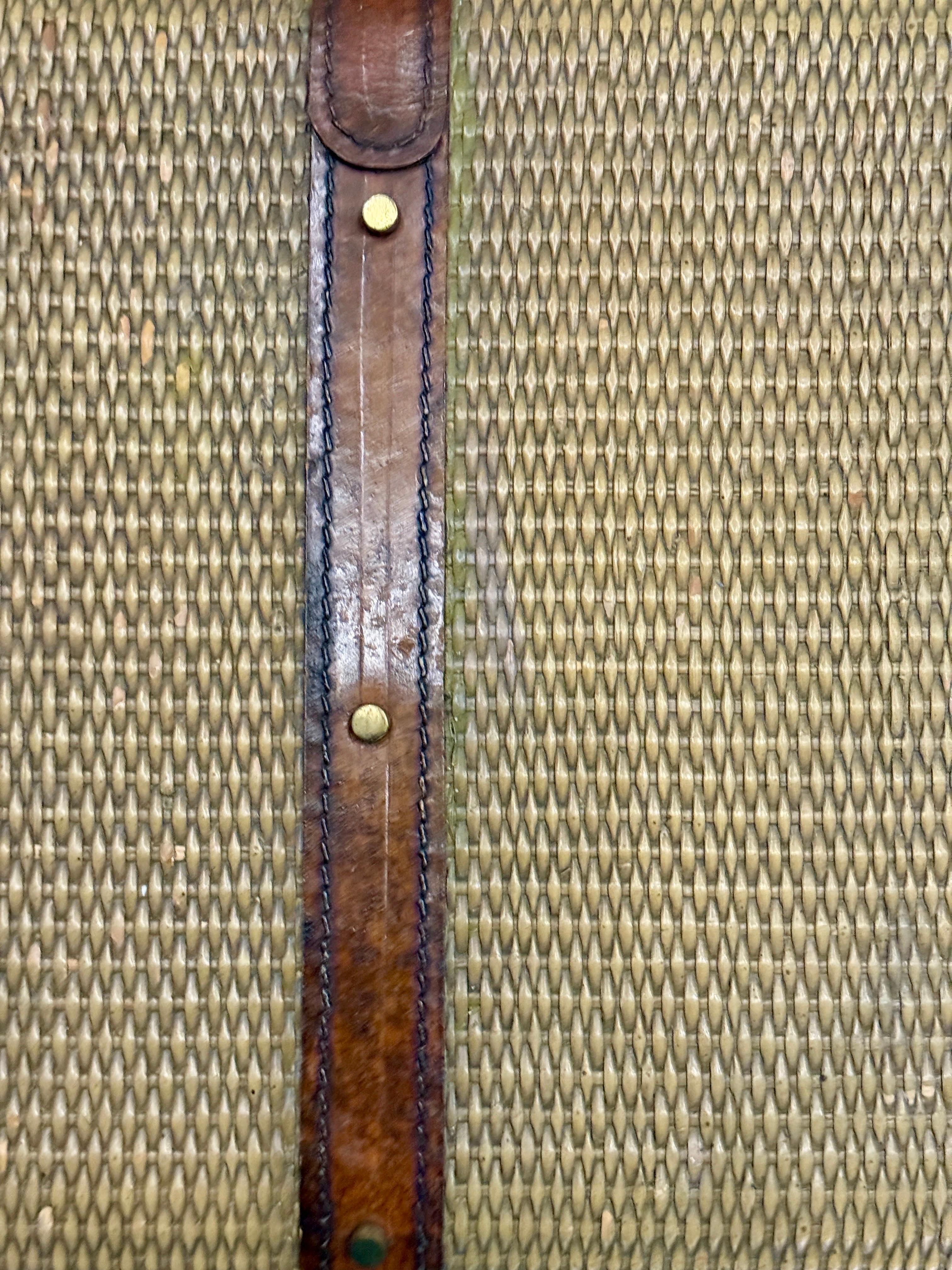 Baule in rattan e pelle di Maitland Smith con ferramenta in ottone, interni immacolati in vendita 9