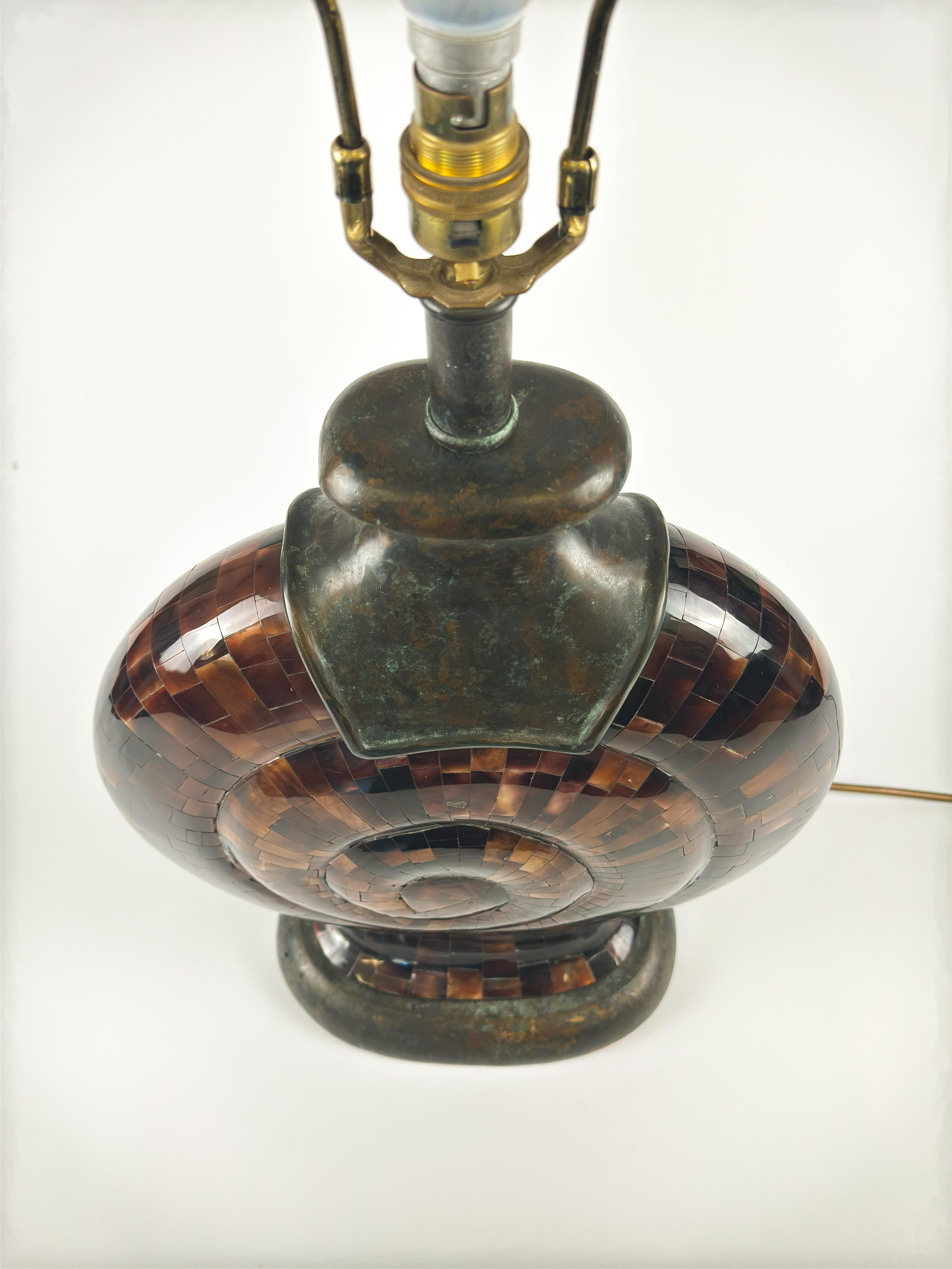Philippine Maitland-Smith Pen Shell and Patinated Bronze Snail Table Lamp, c. 1980s For Sale