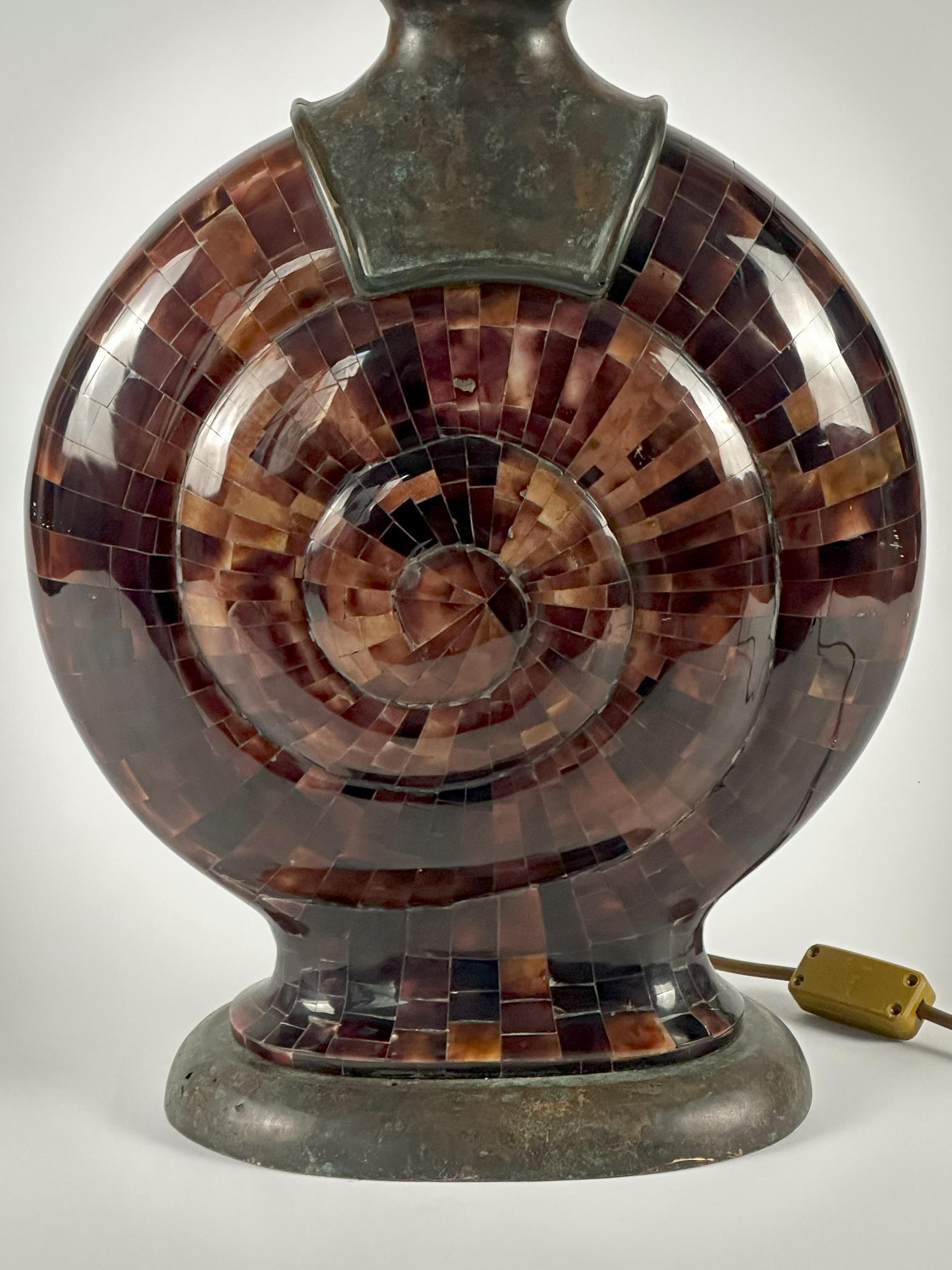 Maitland-Smith Pen Shell and Patinated Bronze Snail Table Lamp, c. 1980s For Sale 1