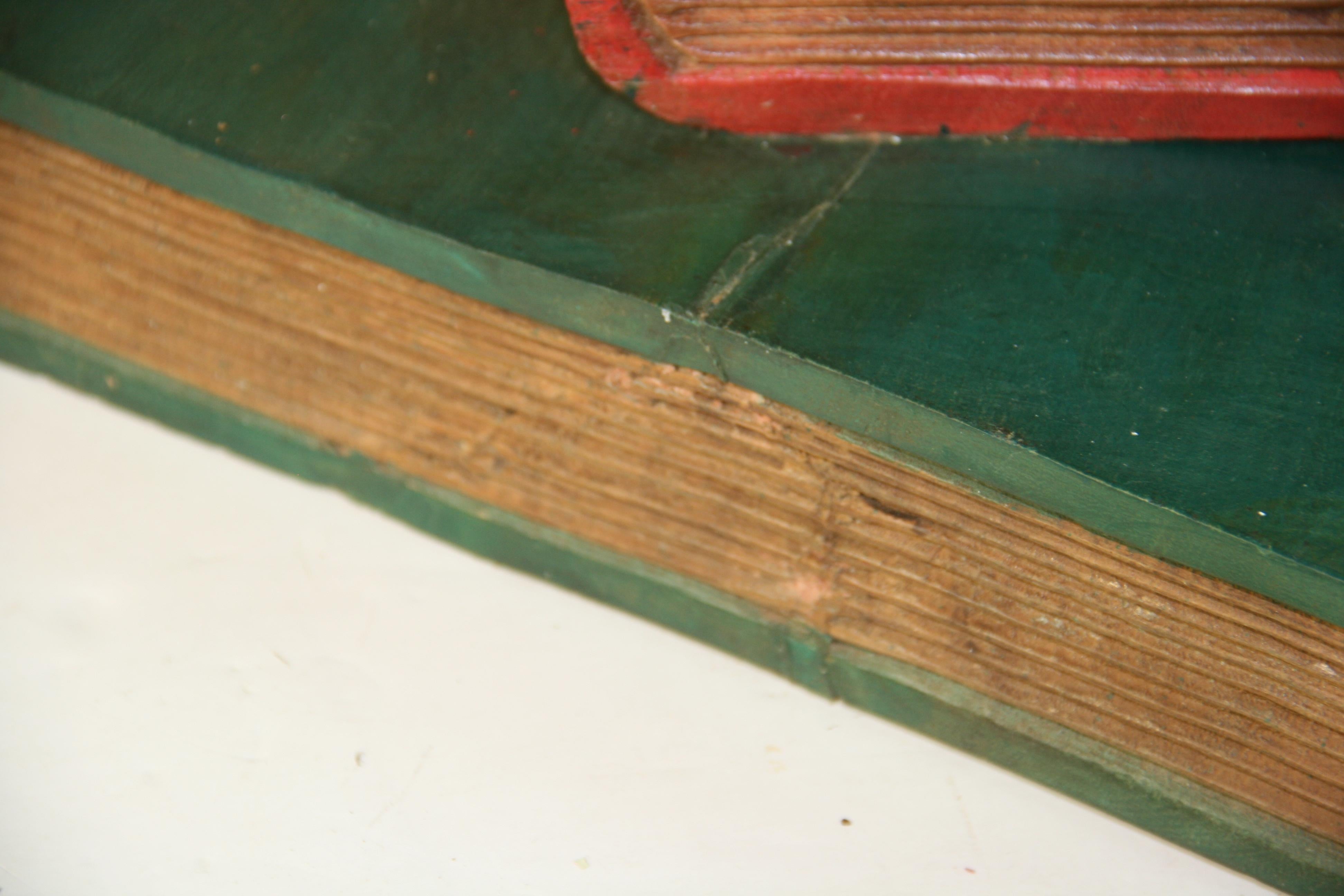 Maitland Smith Mesa auxiliar para libros apilados de madera maciza en venta 3