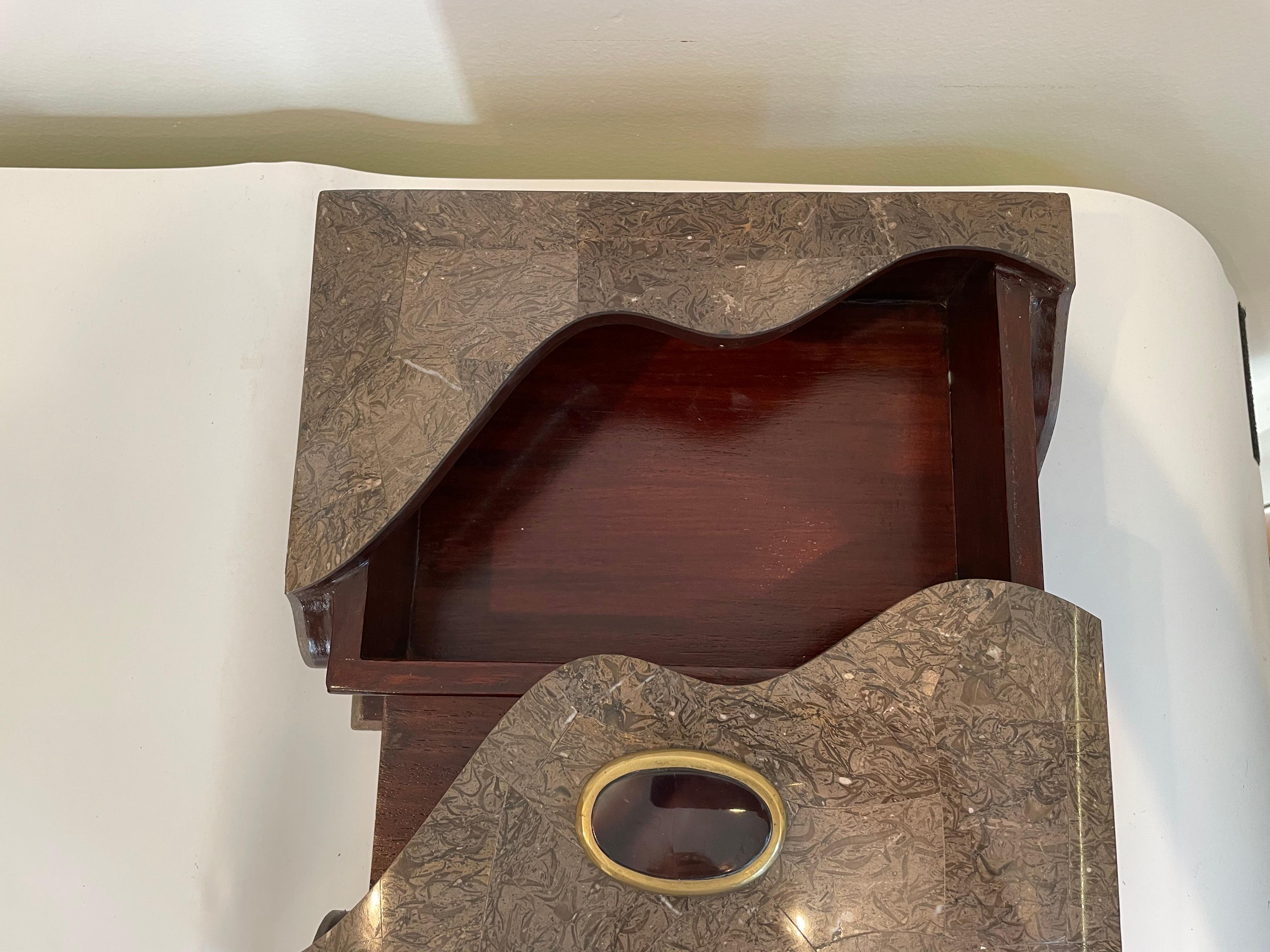 Maitland Smith Caja decorativa de piedras y gemas con cajón en venta 4