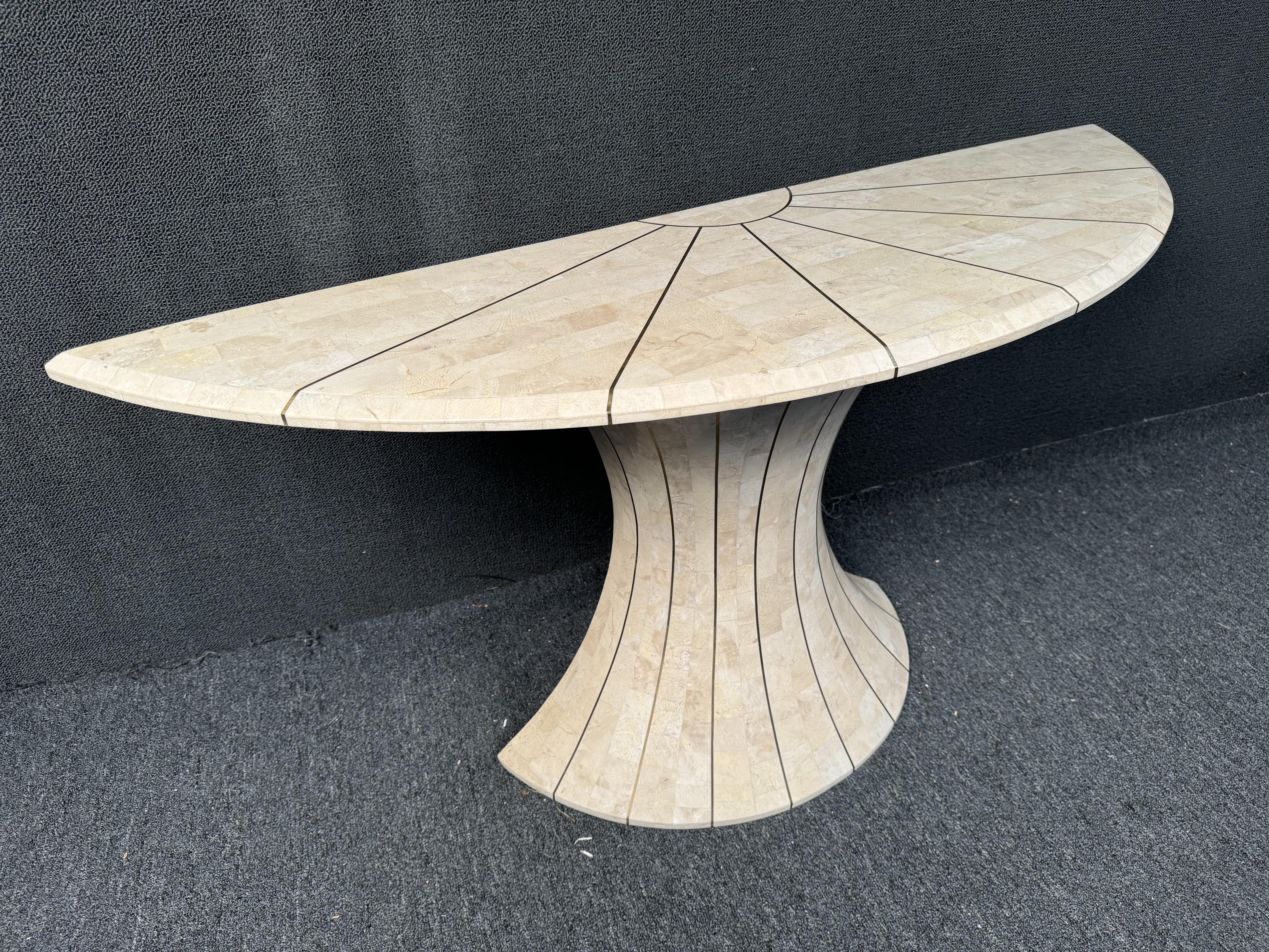 Mesa consola Demilune Maitland Smith Stone siglo XX en venta