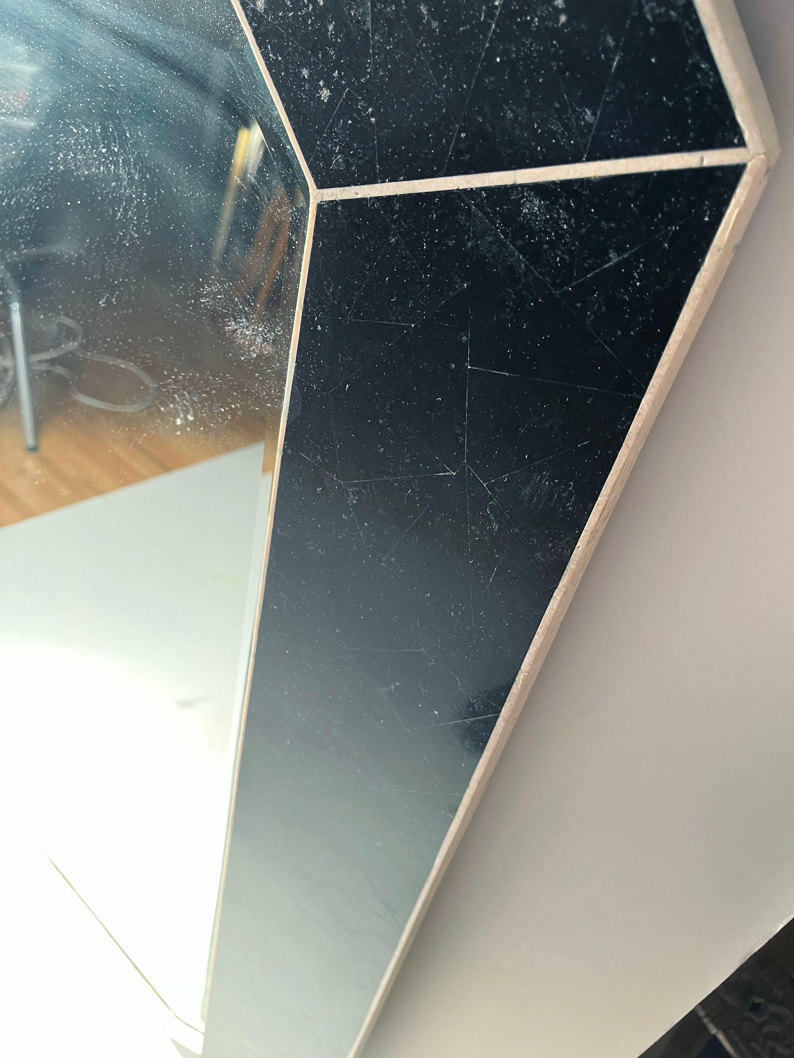 Maitland Smith Striking Black Post Modern Deco Octagonal Tessellated Wall Mirror (miroir octogonal tessellé) en vente 4