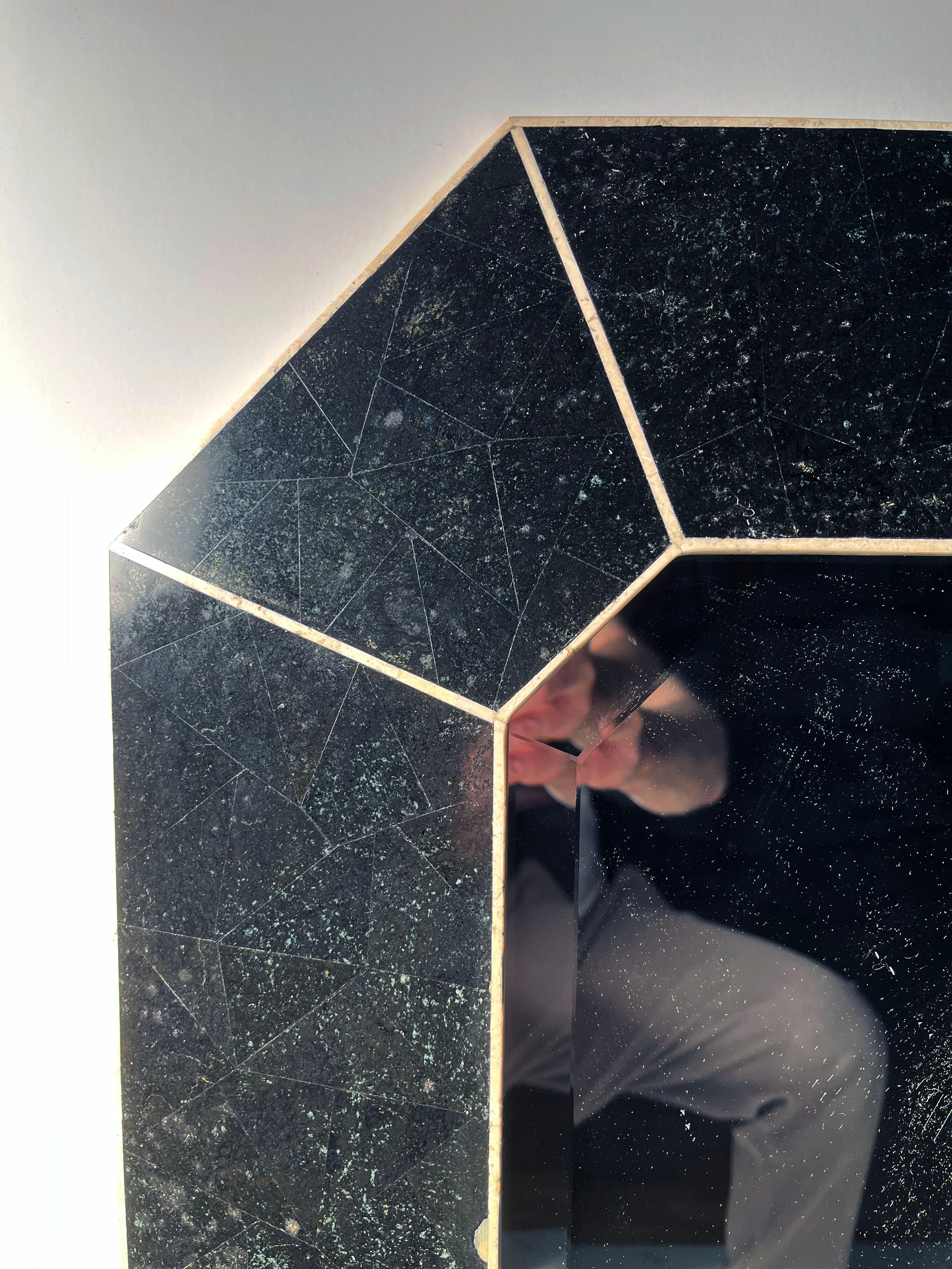 Bois Maitland Smith Striking Black Post Modern Deco Octagonal Tessellated Wall Mirror (miroir octogonal tessellé) en vente