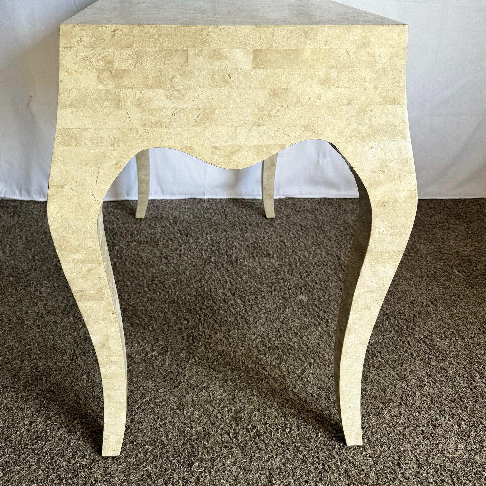Scrivania in pietra tessellata lucida in stile Maitland Smith con intarsi in ottone in vendita 1