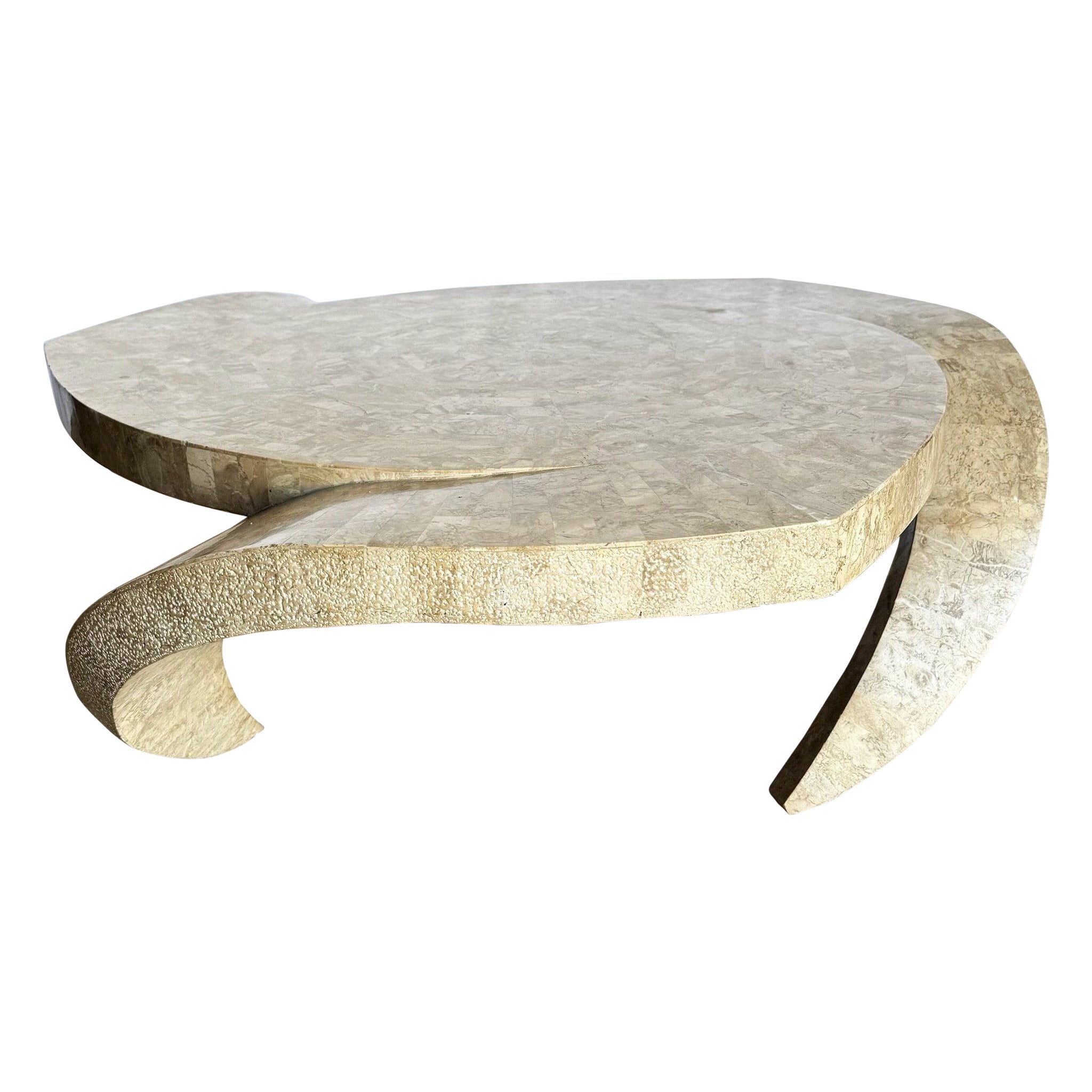 Table basse circulaire sculptée en pierre tessellée polie de style Maitland Smith en vente