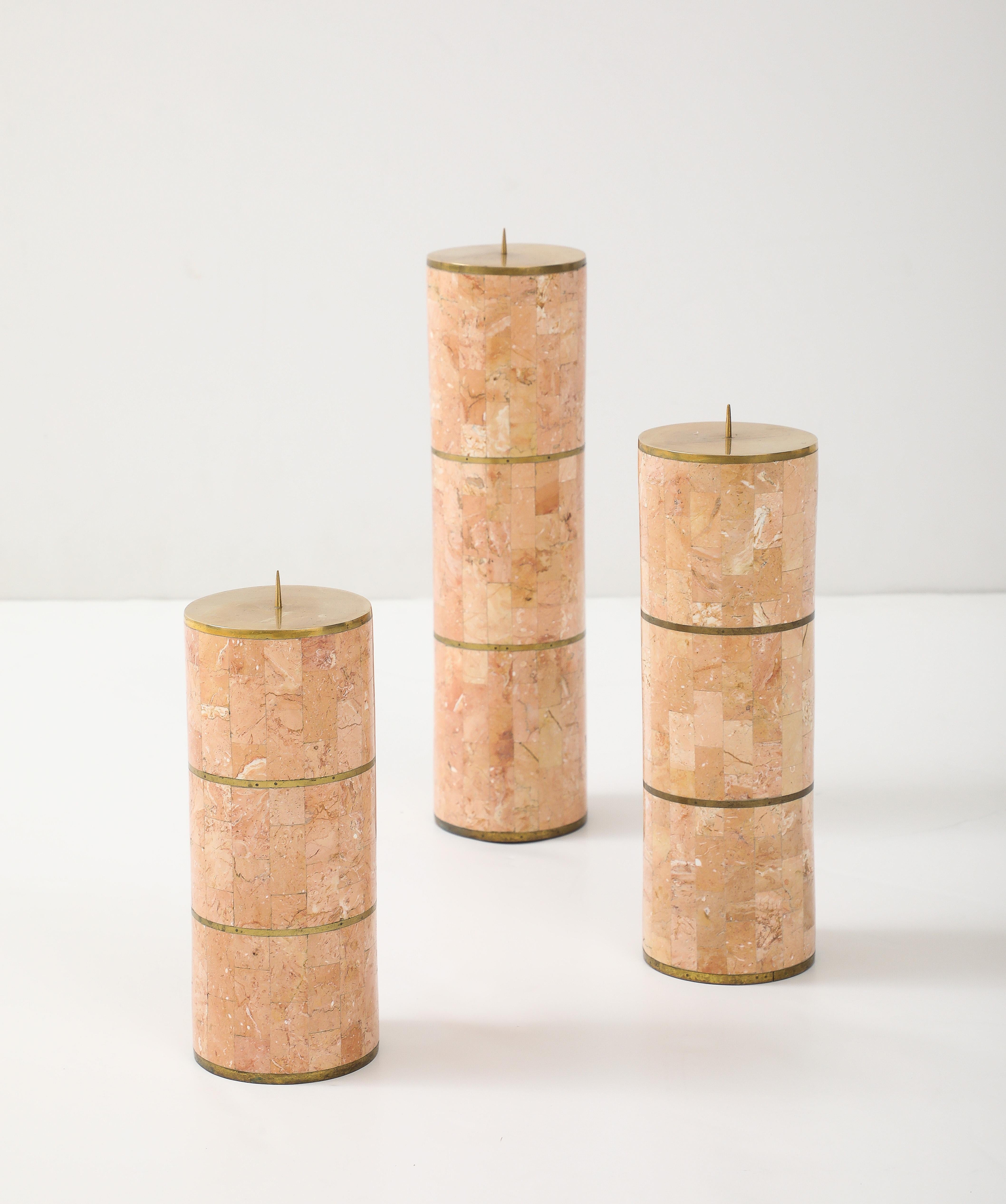 Maitland Smith Kerzenhalter aus Mosaikstein und Messing, 1980er Jahre, Design (Moderne der Mitte des Jahrhunderts) im Angebot