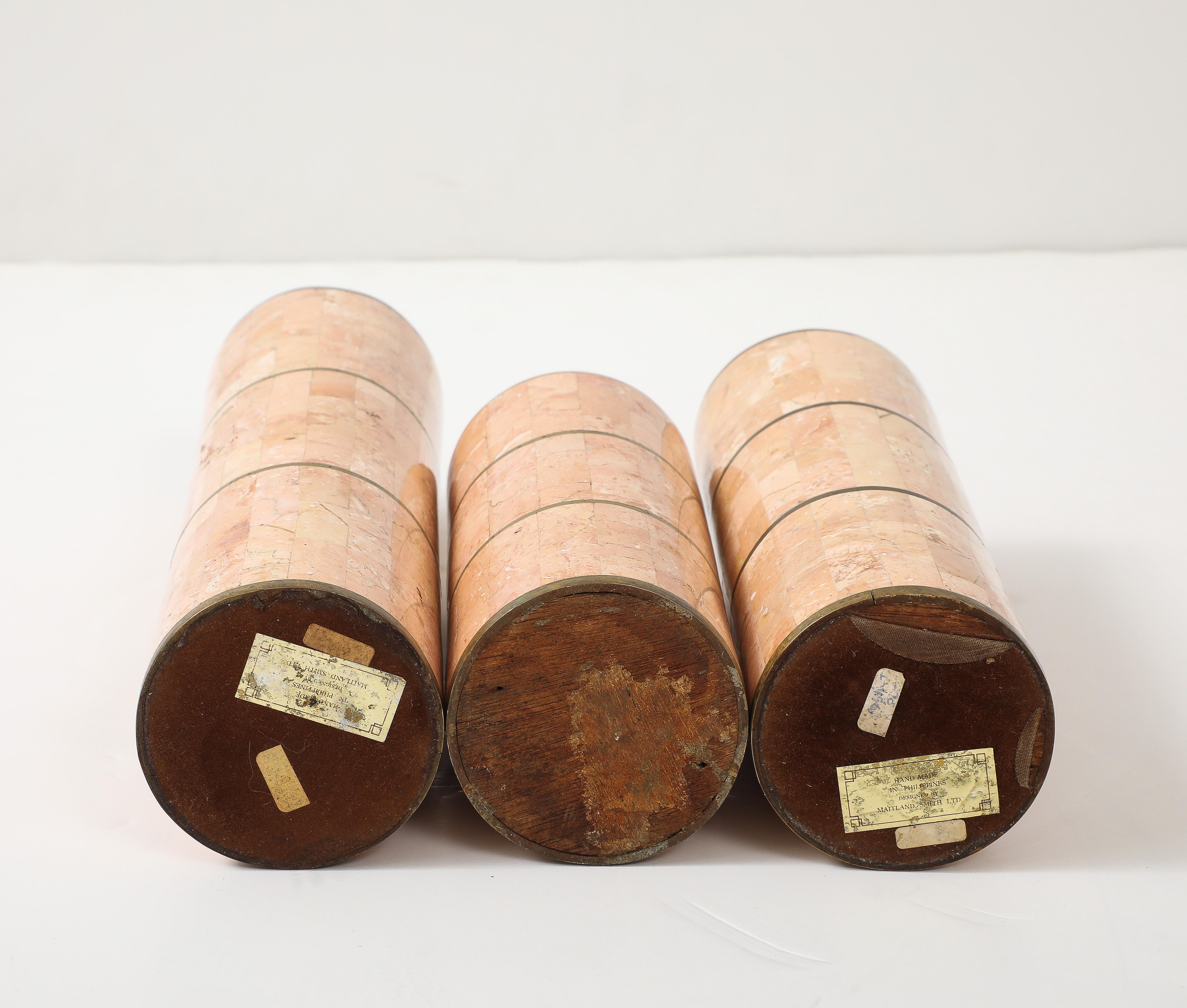 Maitland Smith Kerzenhalter aus Mosaikstein und Messing, 1980er Jahre, Design (amerikanisch) im Angebot