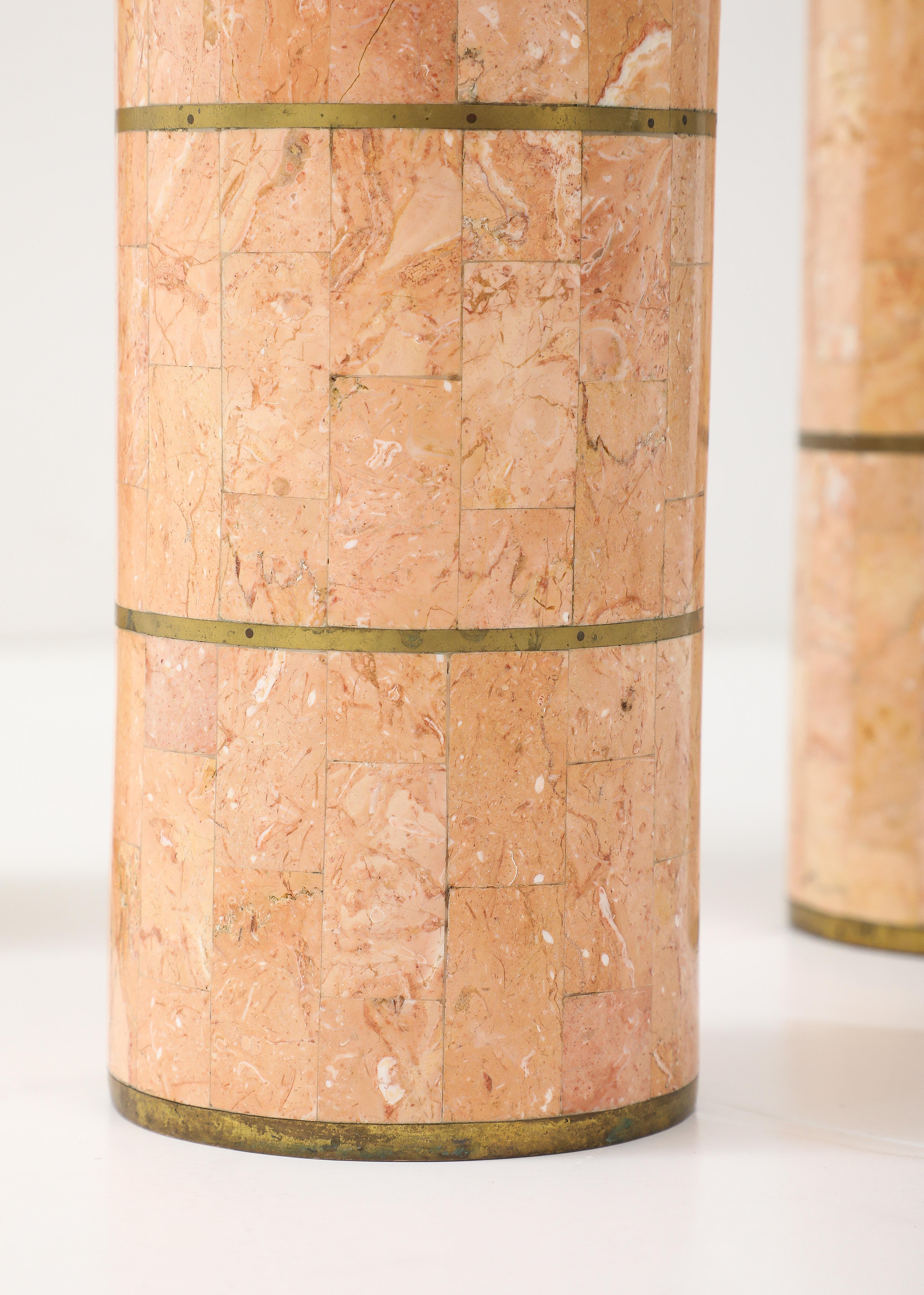 Maitland Smith Kerzenhalter aus Mosaikstein und Messing, 1980er Jahre, Design im Angebot 3