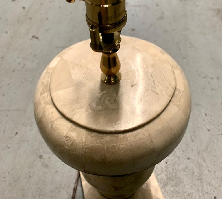 Maitland Smith Tesselated Stone Table Lamp, Brass Accent, Square Base In Good Condition For Sale In Brooklyn, NY