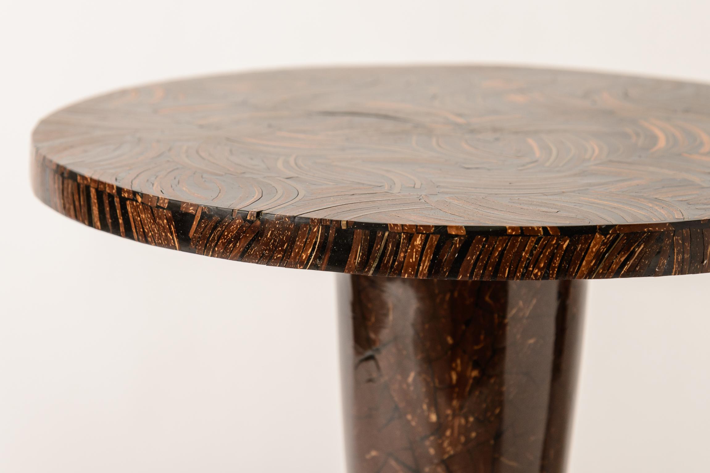Fin du 20e siècle Table en écaille de noix de coco tessellée Maitland Smith en vente