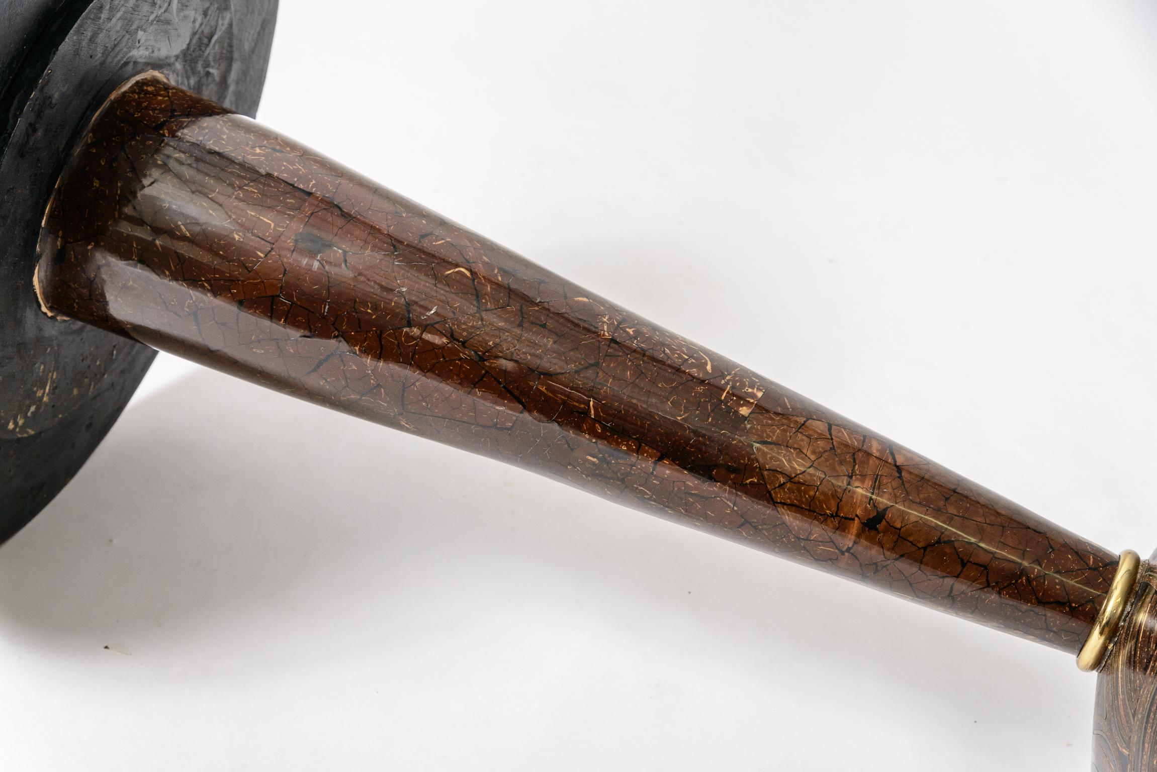 Table en écaille de noix de coco tessellée Maitland Smith en vente 3