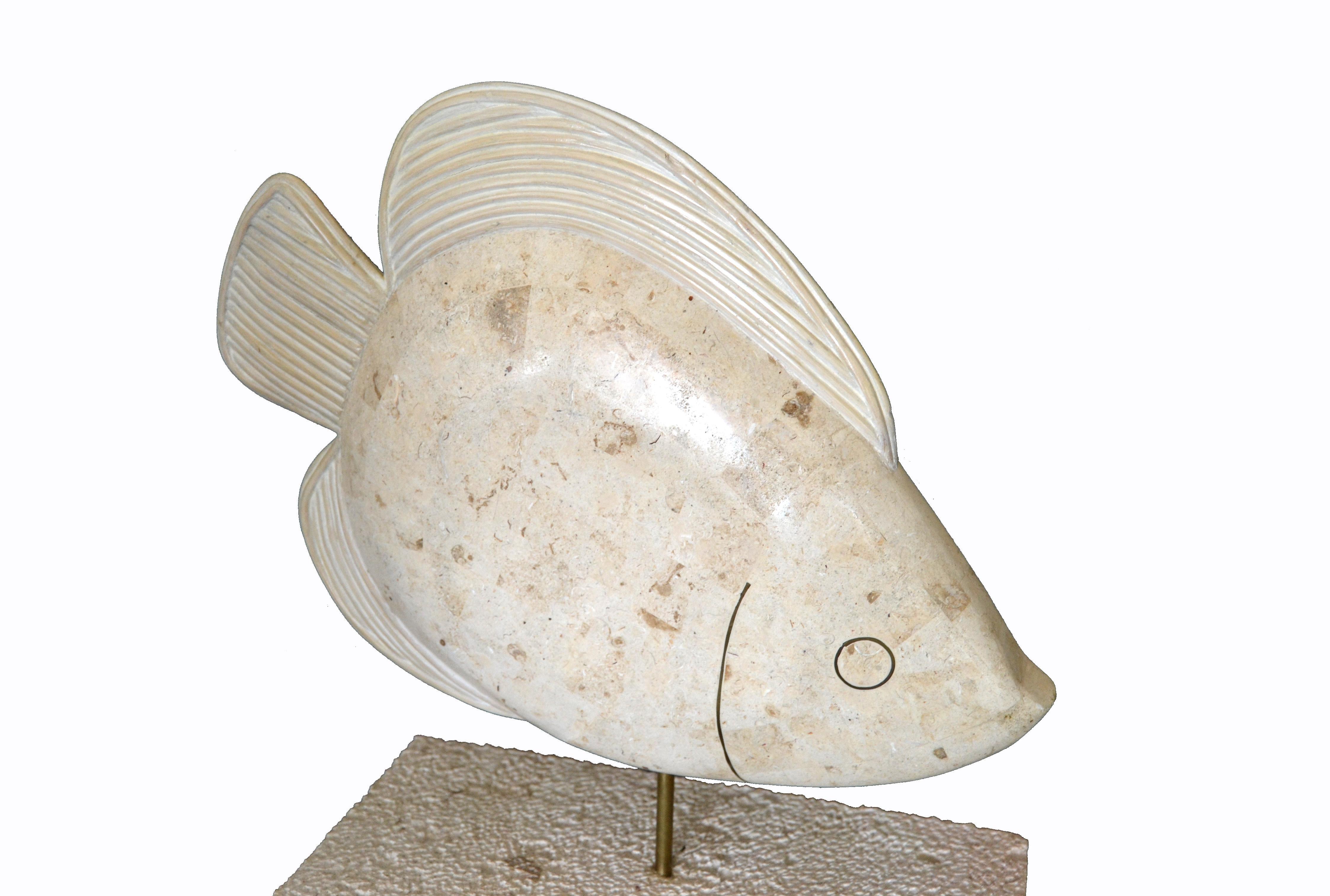 Maitland-Smith Mosaikfisch-Skulptur aus Horn und Koralle mit Messing (Hollywood Regency)
