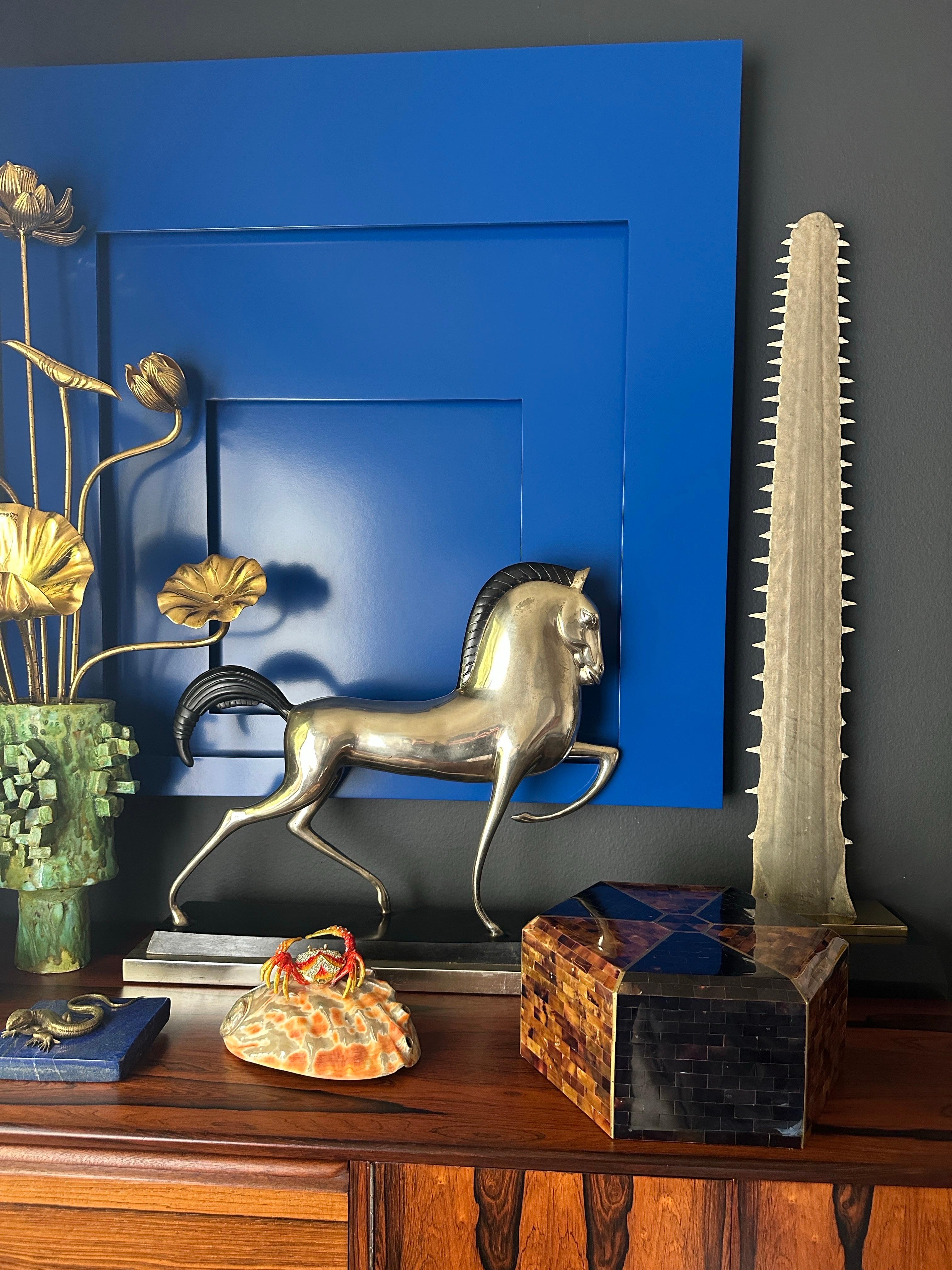 Joyero teselado de cuerno y penhell de Maitland Smith en venta 9