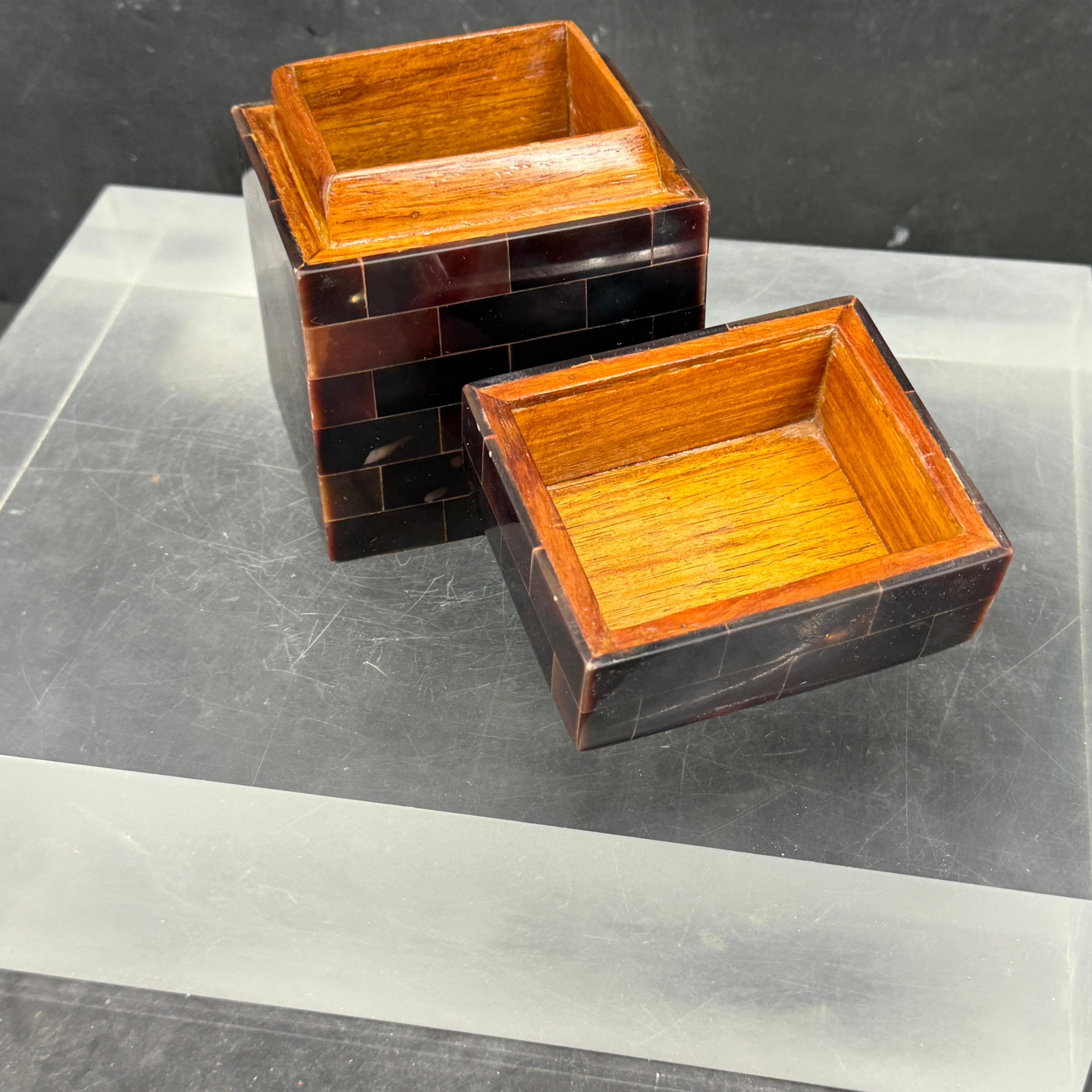 Maitland Smith Tessellated Horn and Stone Trinket Box For Jewelry and Treasures For Sale 3