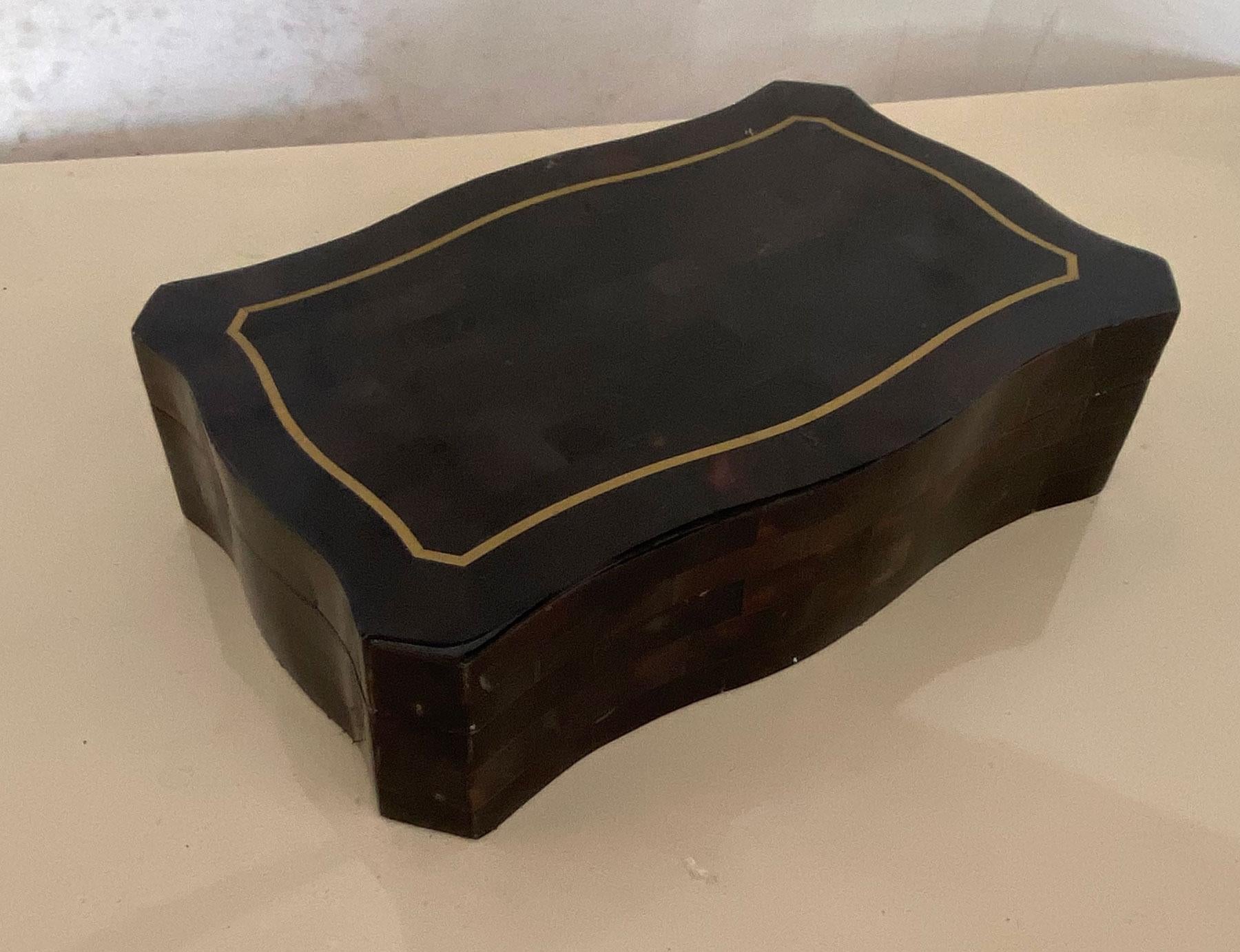 Maitland Smith Tessellated Horn Dresser Box In Good Condition In West Palm Beach, FL