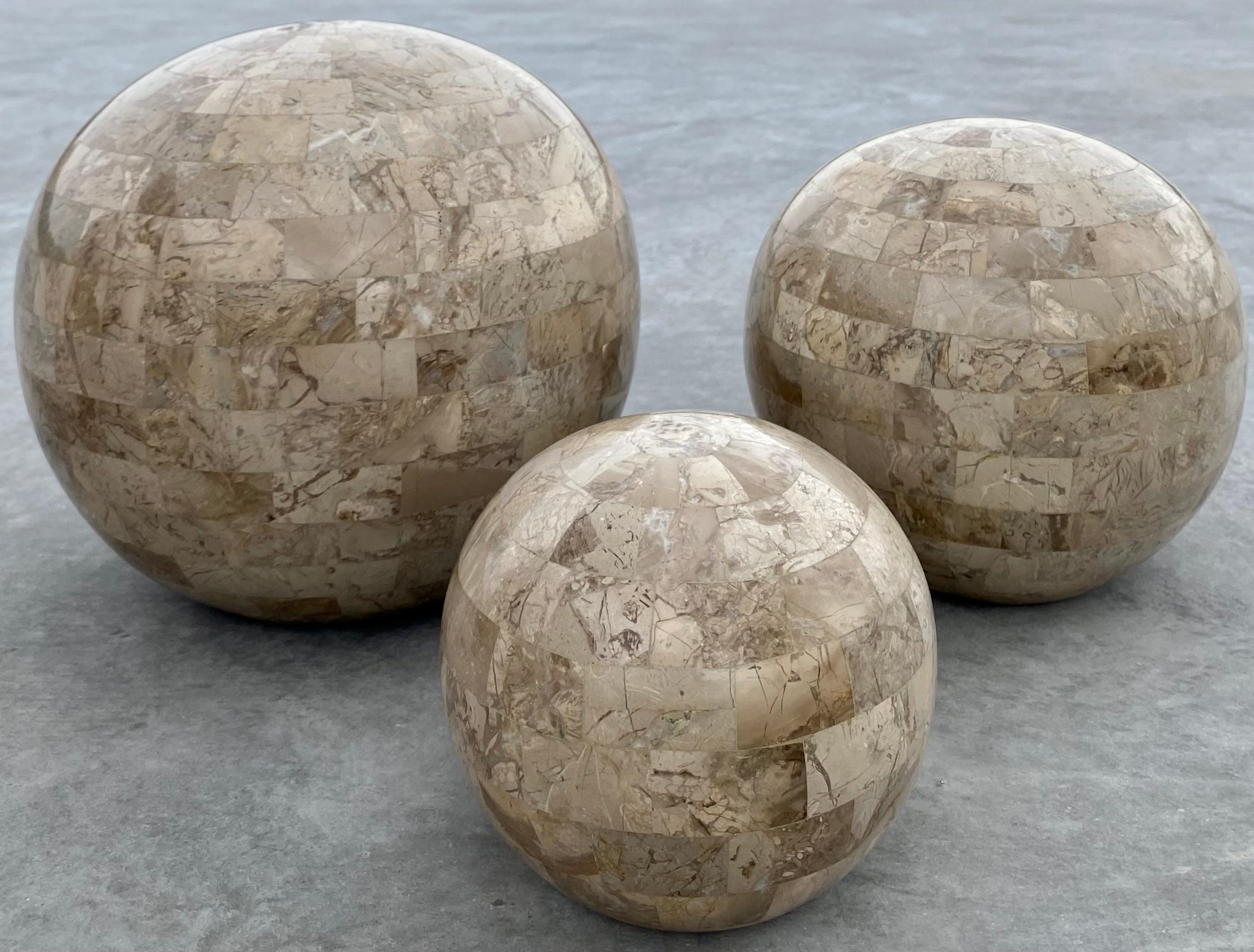 Juego de 3 esferas de mármol teselado Maitland Smith en venta 2