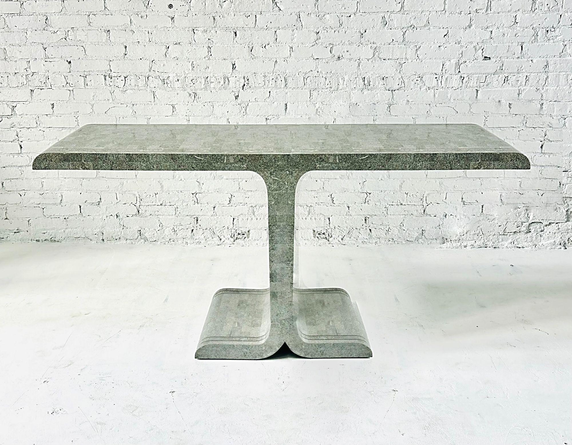 Maitland Smith Konsole aus Mosaikmarmor mit Messingintarsien, 1970 (amerikanisch) im Angebot