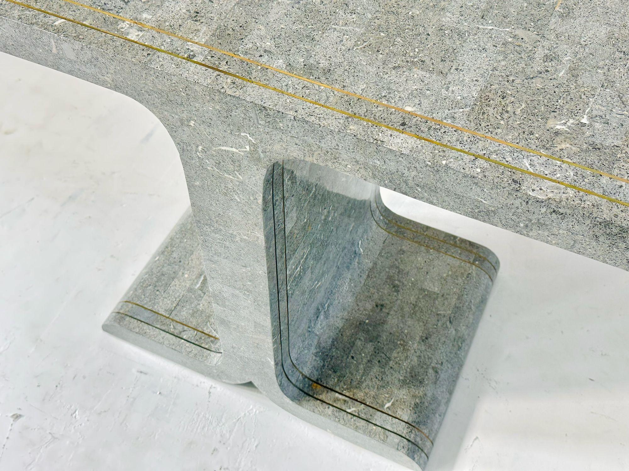 Maitland Smith Konsole aus Mosaikmarmor mit Messingintarsien, 1970 im Zustand „Gut“ im Angebot in Chicago, IL
