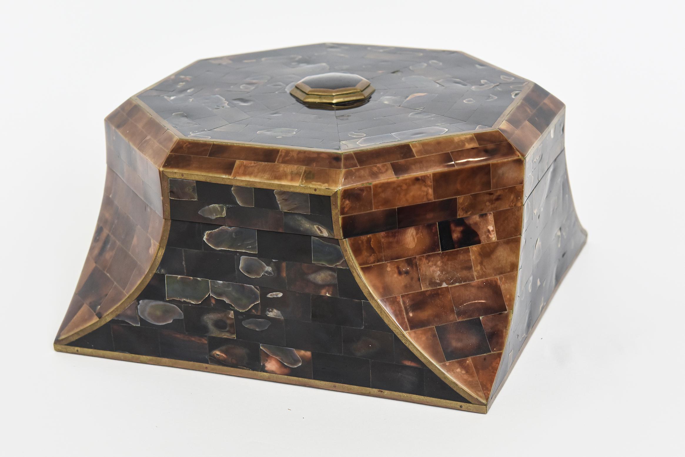 Modern Maitland Smith Horn, Abalone and Wood Hinged Octagonal Box Vintage For Sale