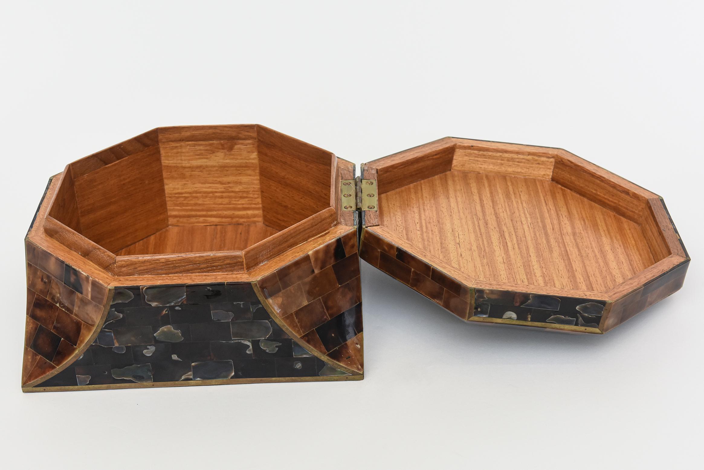 Maitland Smith Horn, Abalone et Wood Boîte octogonale à charnière Vintage en vente 2