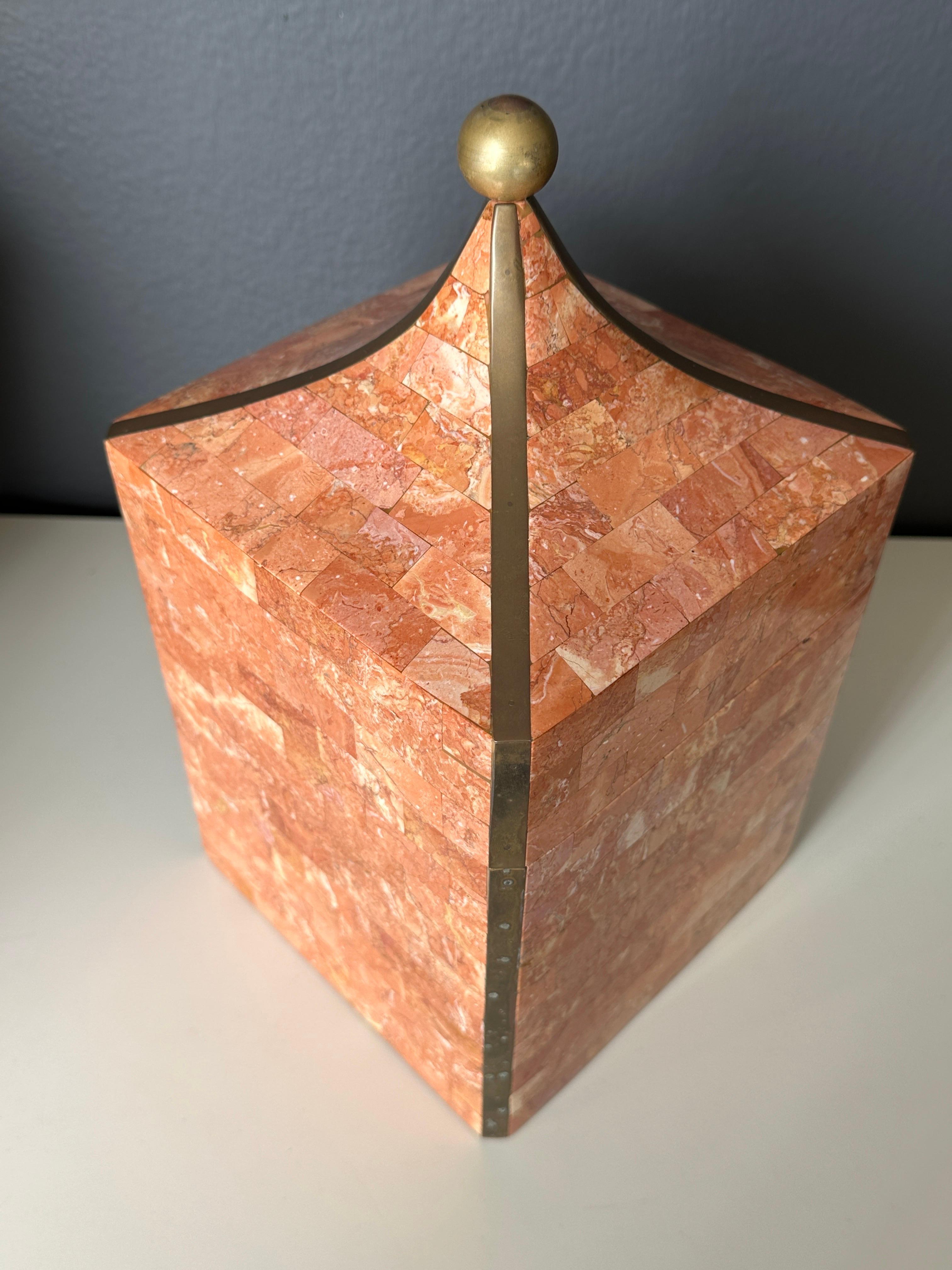 Caja de piedra teselada Maitland Smith Regencia de Hollywood en venta