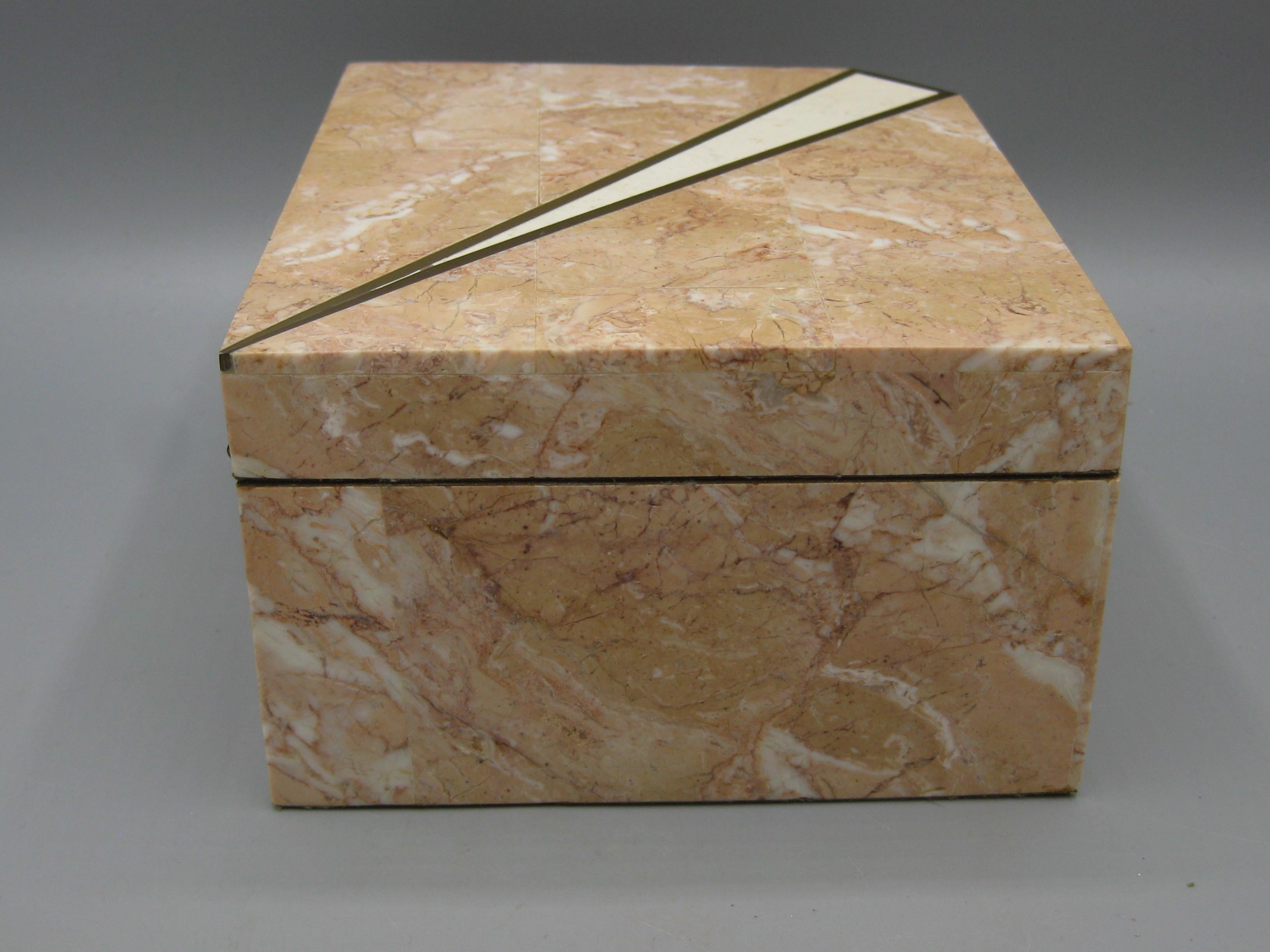 Caja decorativa de alijo Maitland Smith de piedra teselada y latón del Renacimiento Art Decó en venta 4