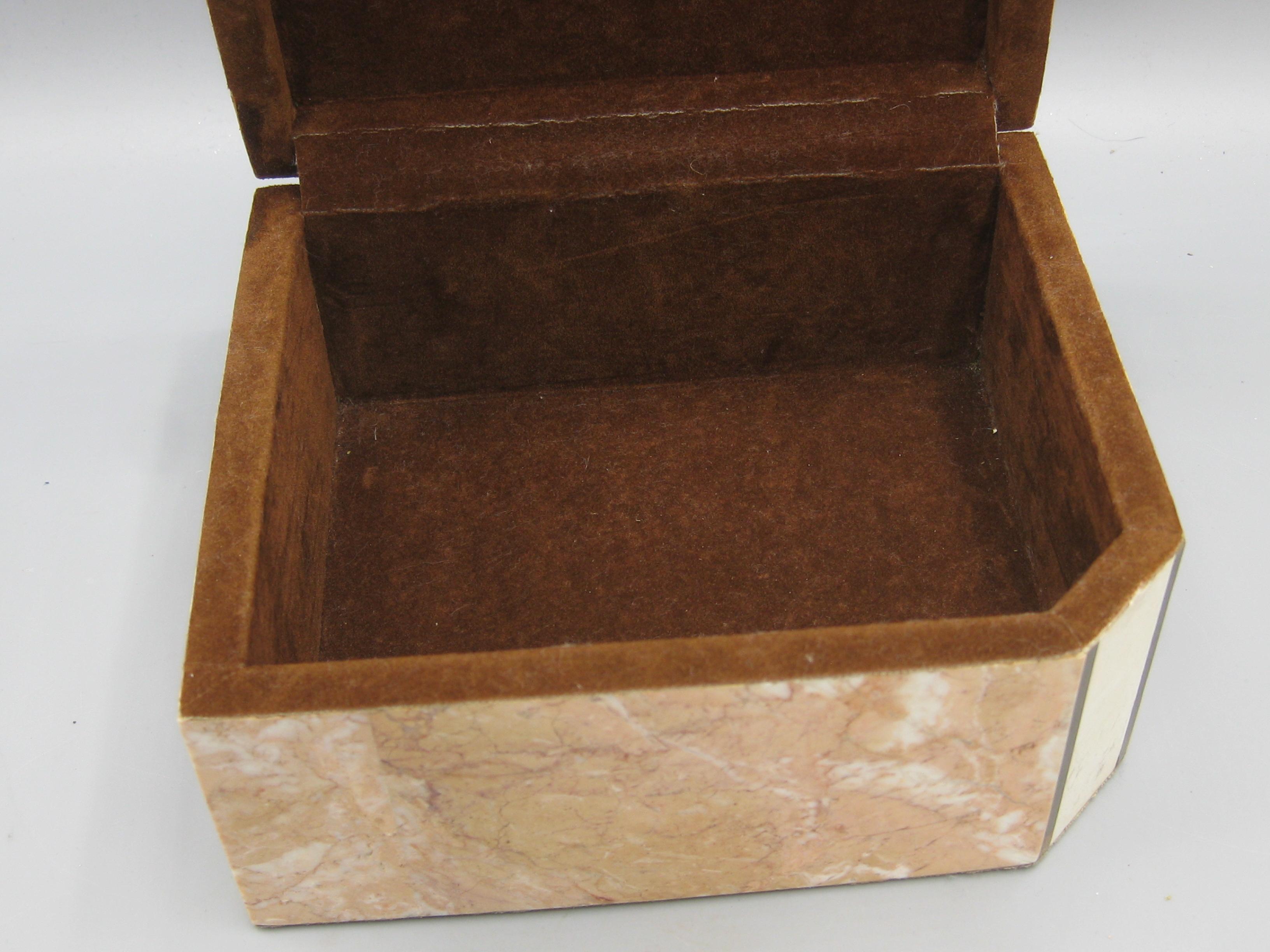 Caja decorativa de alijo Maitland Smith de piedra teselada y latón del Renacimiento Art Decó en venta 9