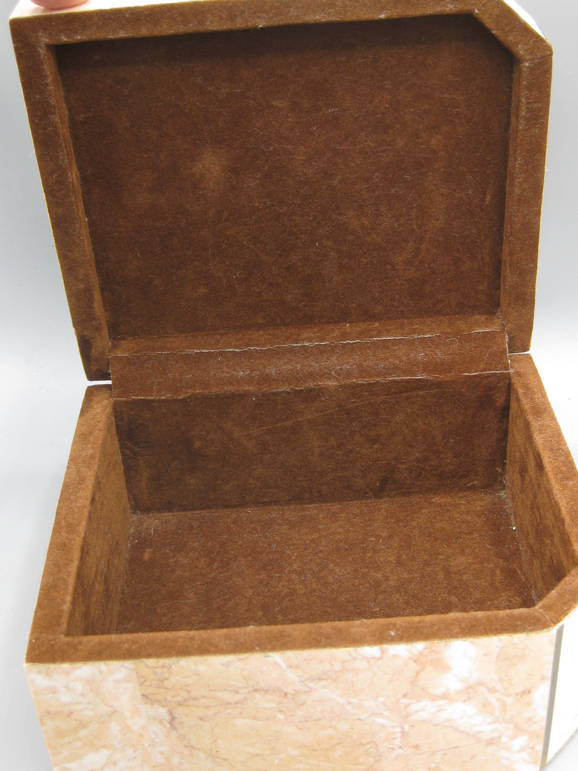 Caja decorativa de alijo Maitland Smith de piedra teselada y latón del Renacimiento Art Decó en venta 10