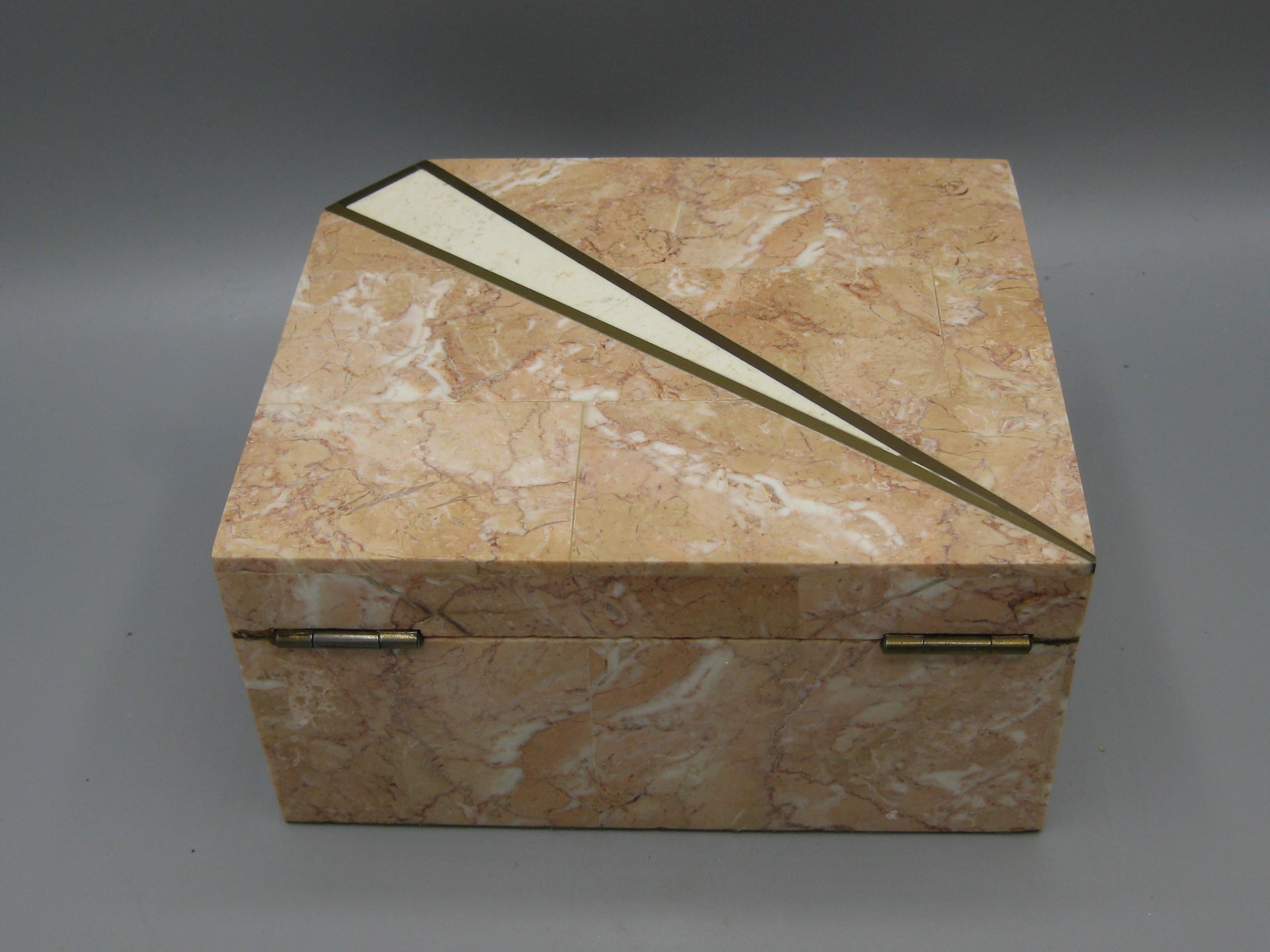 Caja decorativa de alijo Maitland Smith de piedra teselada y latón del Renacimiento Art Decó en venta 3