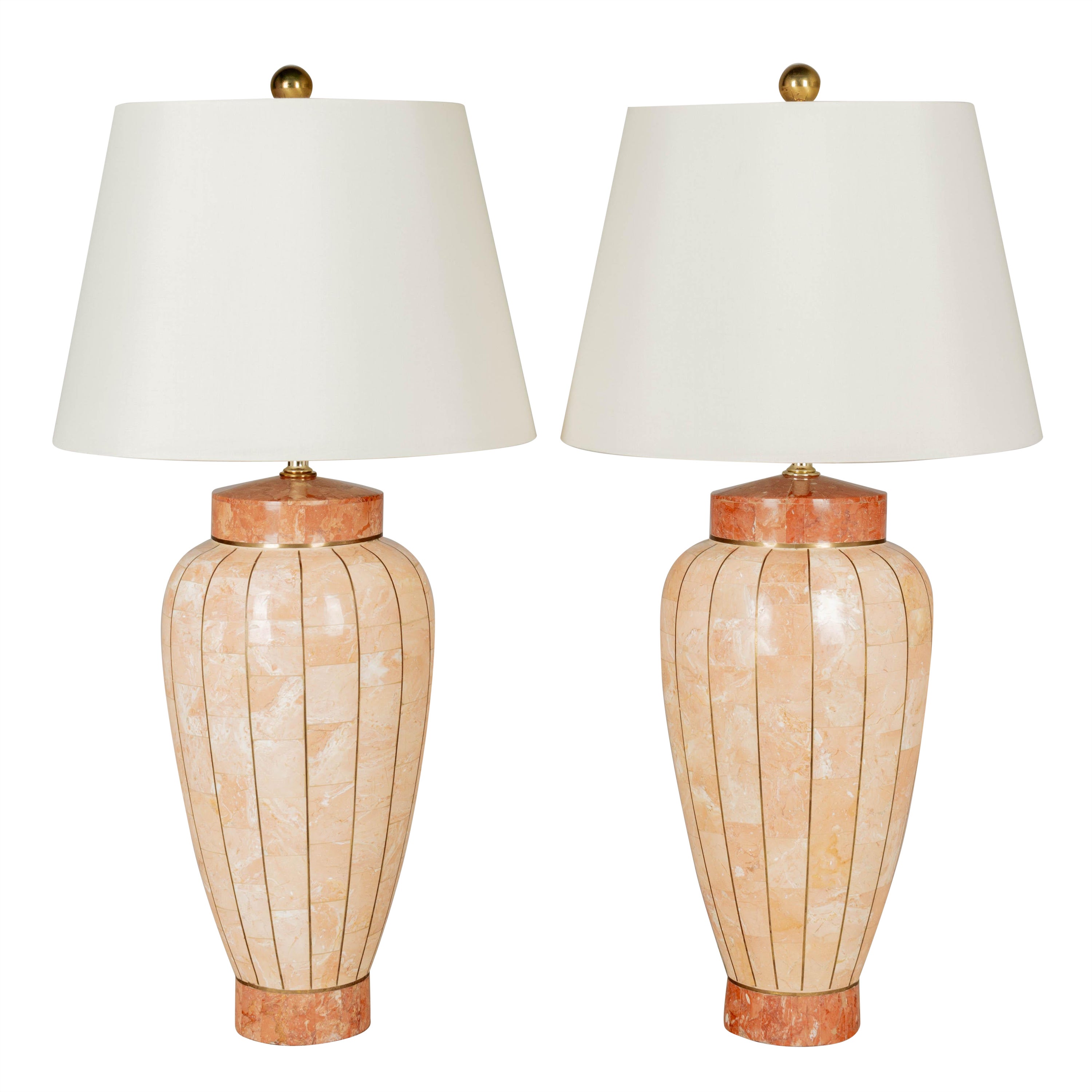 Maitland Smith: lampada da tavolo con intarsio in ottone e pietra tessellata Coppia di lampade da tavolo