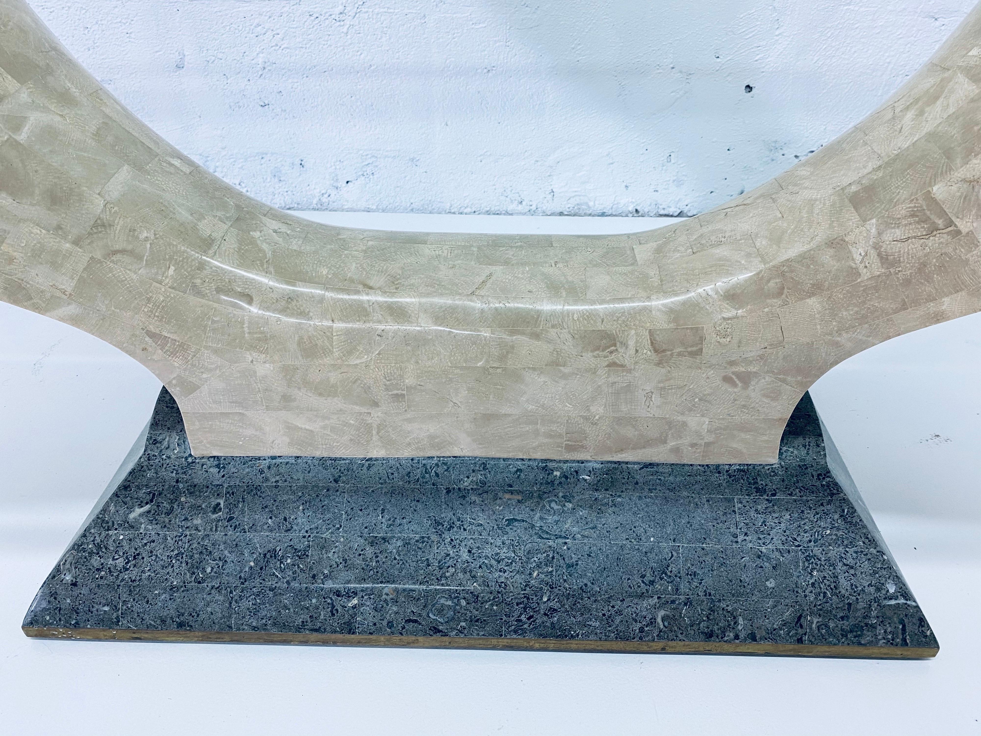 Mesa consola de piedra teselada Maitland Smith con tapa de cristal biselado en venta 3