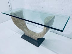 Mesa consola de piedra teselada Maitland Smith con tapa de cristal biselado