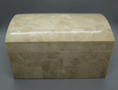 Maitland Smith Piedra teselada Coral fosilizado Caja cúpula decorativa de madera para alijo