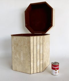 Mesa auxiliar con tapa de piedra teselada Maitland-Smith con almacenaje