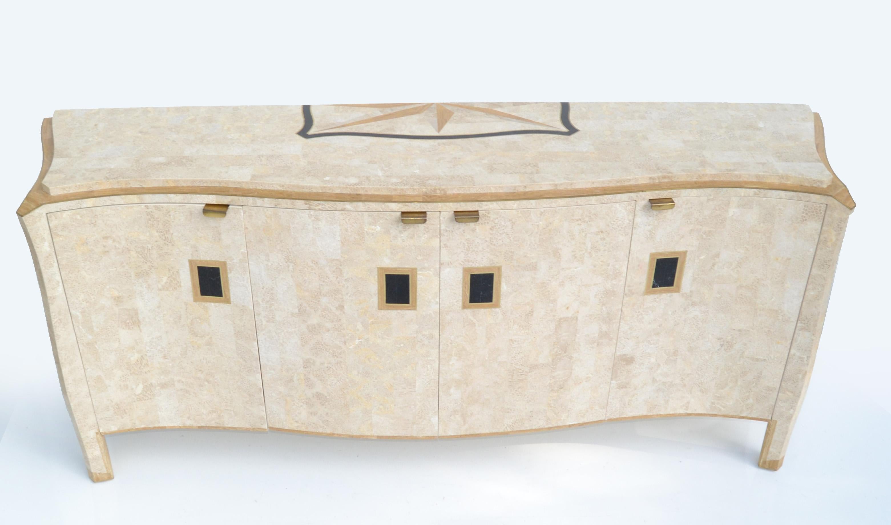 Maitland Smith: Anrichte/ Sideboard/ Schrank mit 4 Türen aus Mosaikstein über Holz, 80 (amerikanisch) im Angebot