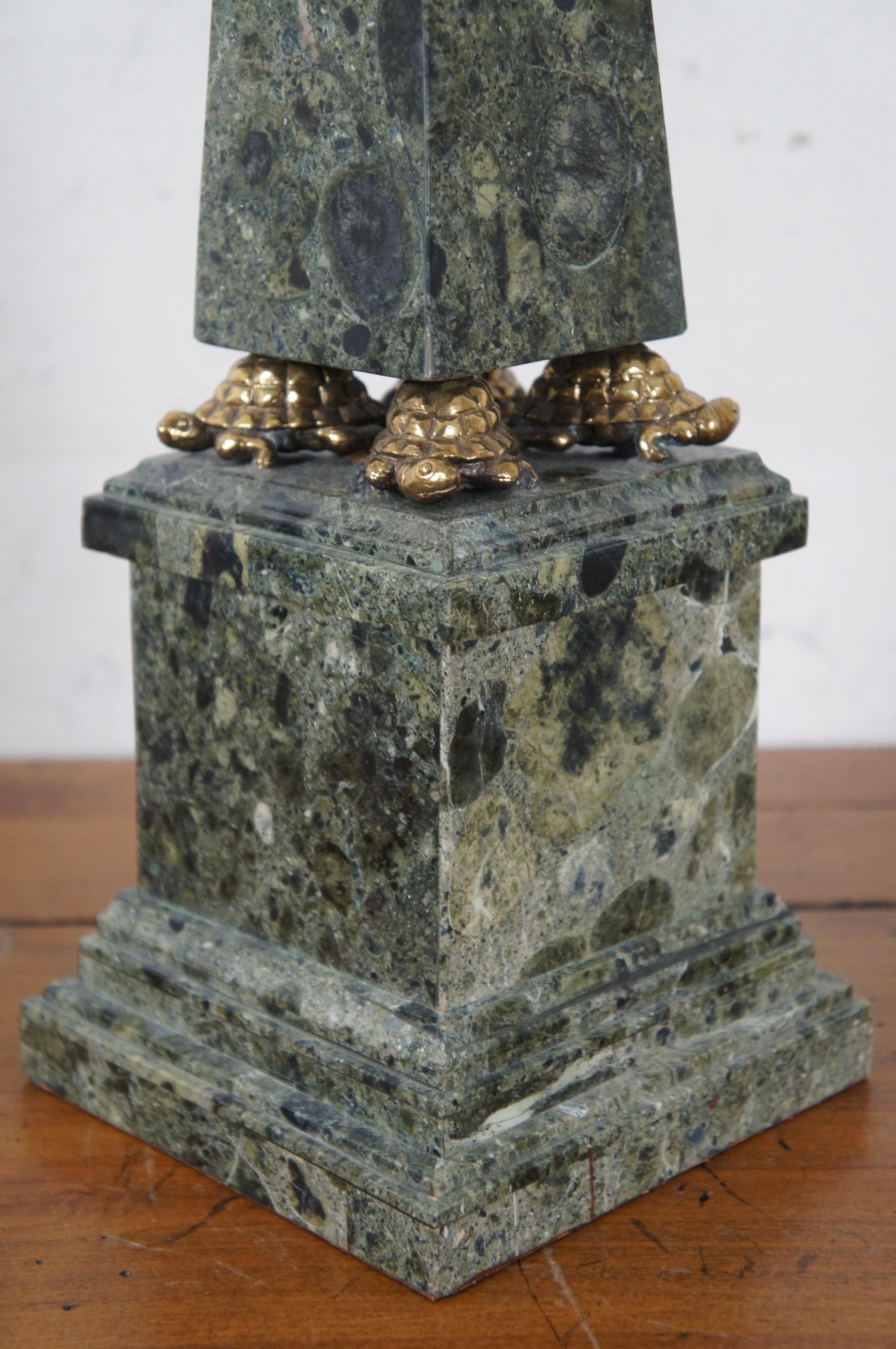 Sculpture d'obélisque de pensée de tortue en marbre et laiton de Maitland Smith Tessilated 20 en vente 6